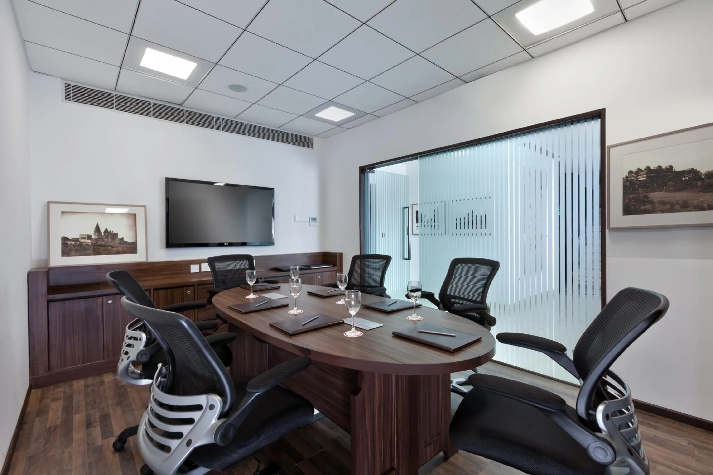 Business facilities in The Atara Near Golf Course Road