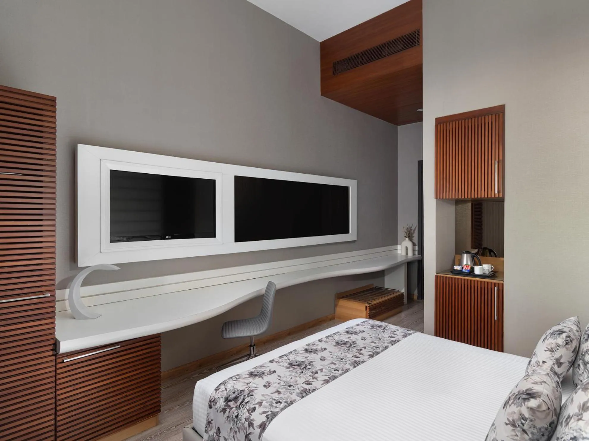 Bedroom, Bed in The Atara Near Golf Course Road