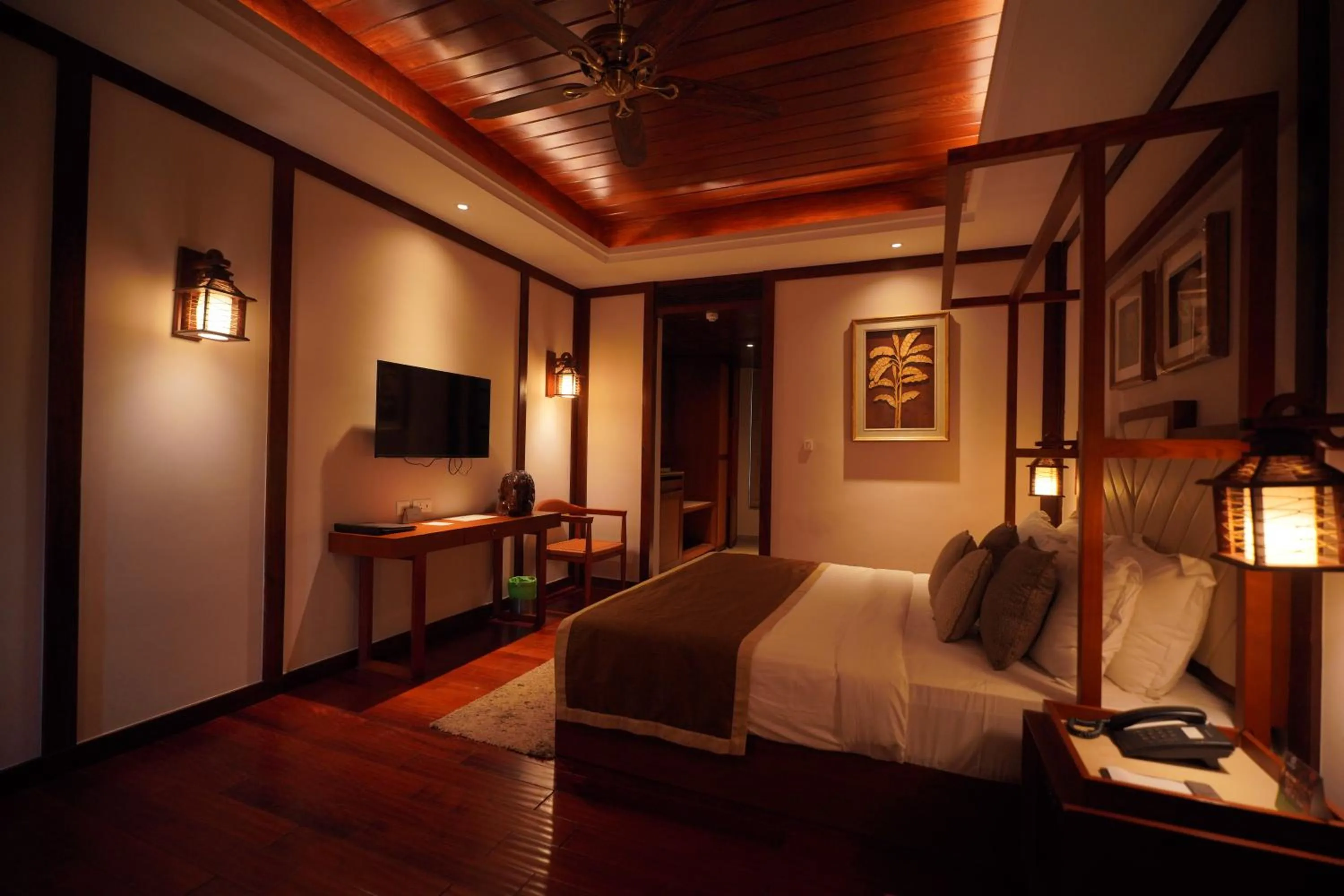 Bedroom, Bed in Sea Shell Neil