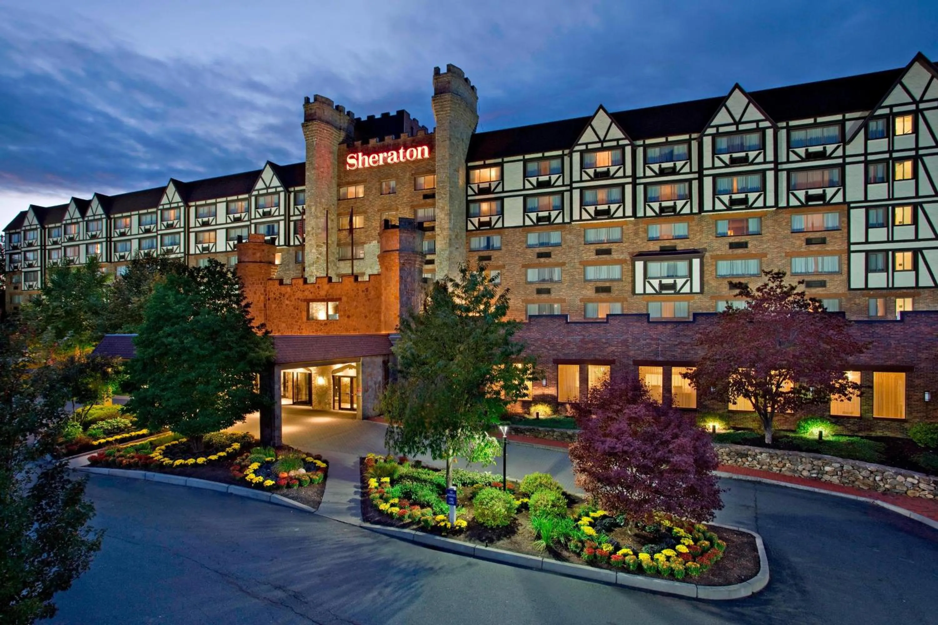 Property building in Sheraton Framingham Hotel & Conference Center