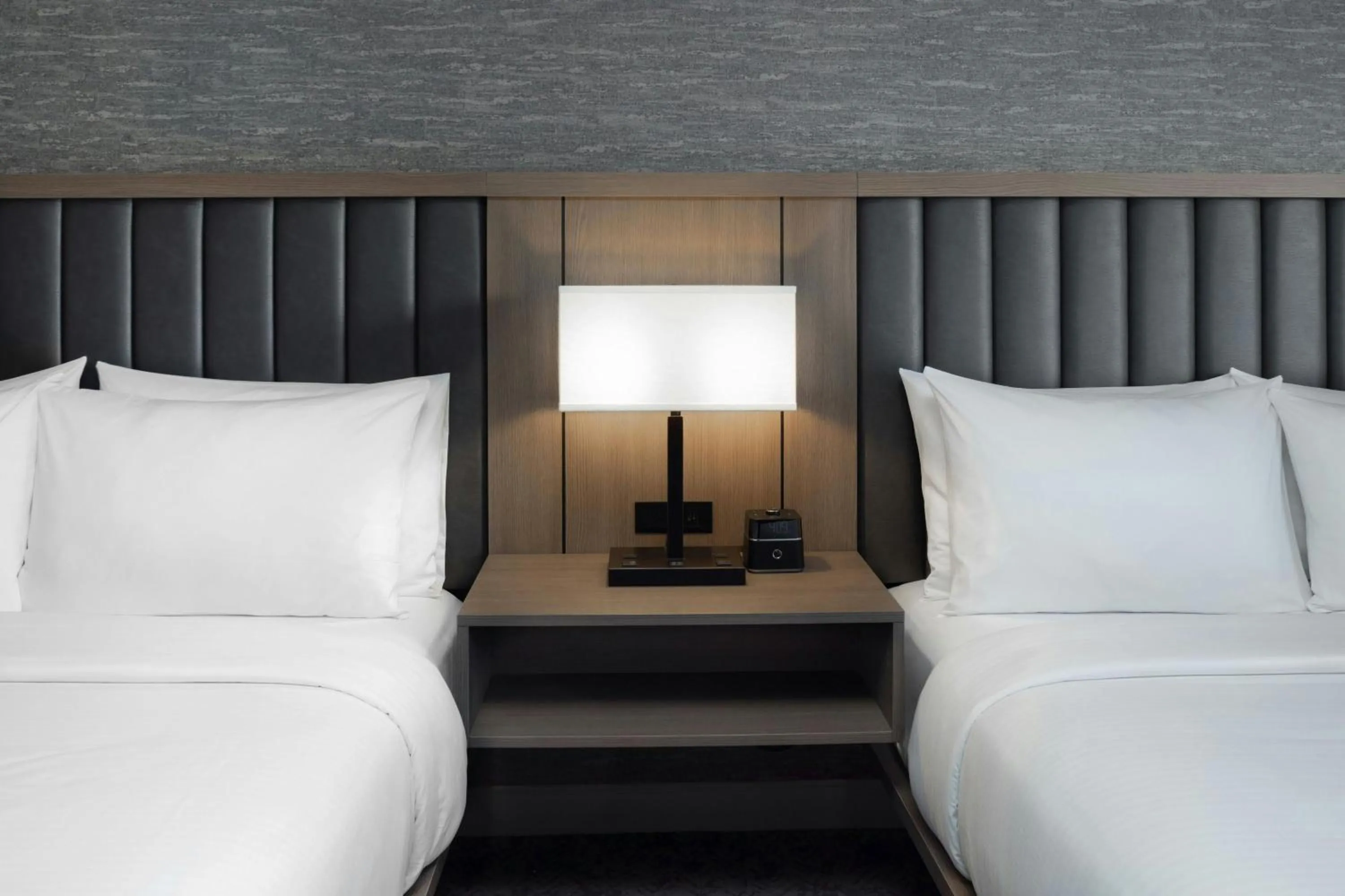 Photo of the whole room, Bed in Sheraton Framingham Hotel & Conference Center