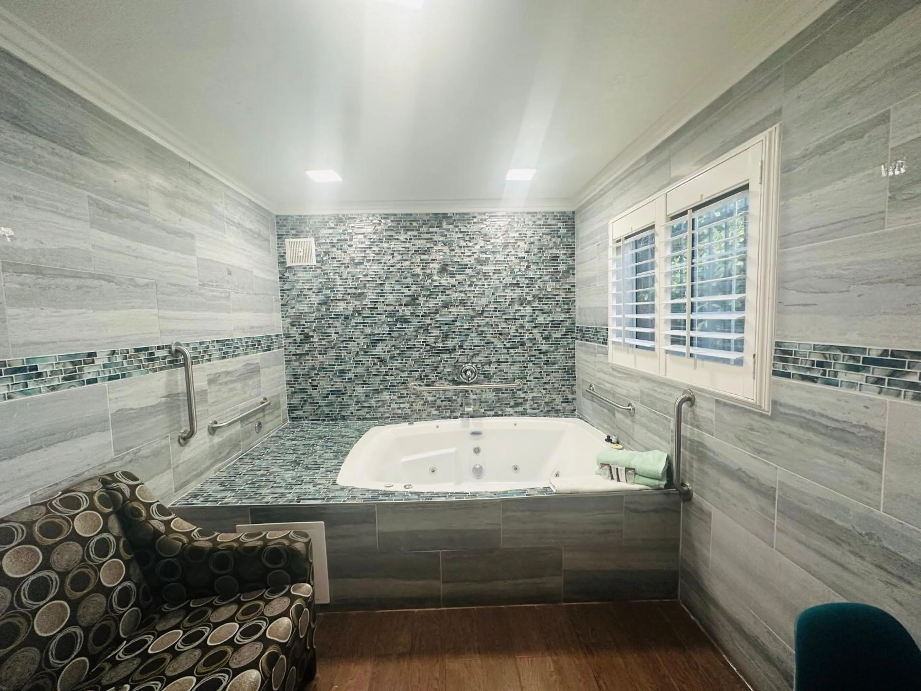 Bathroom in Casa Blanca Hotel - Orange