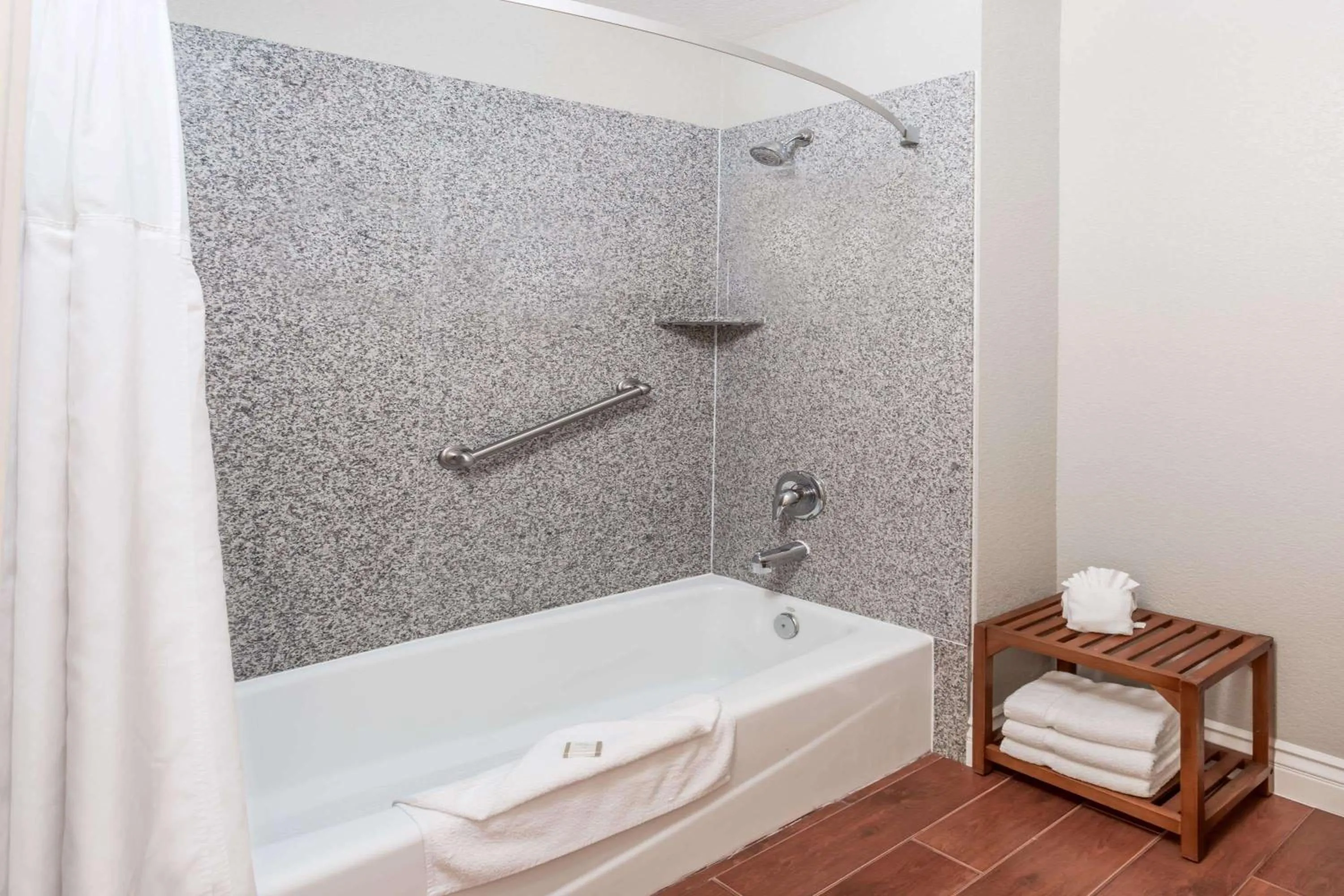 Bathroom in Casa Blanca Hotel - Orange