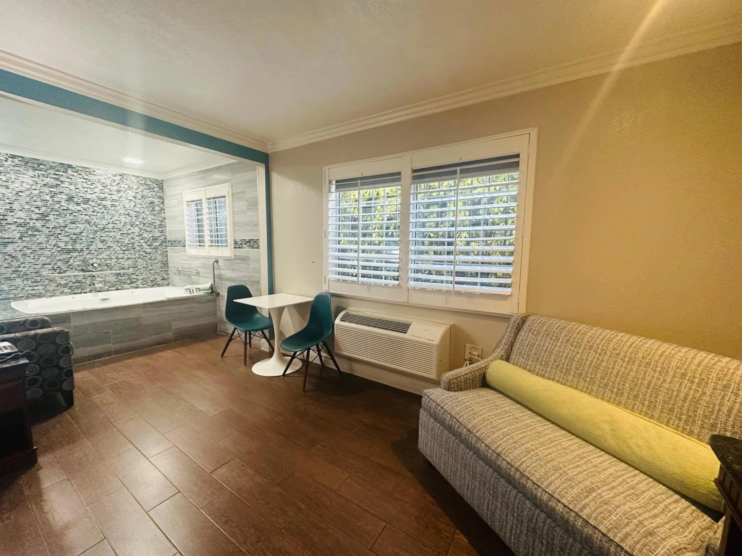 Seating area in Casa Blanca Hotel - Orange