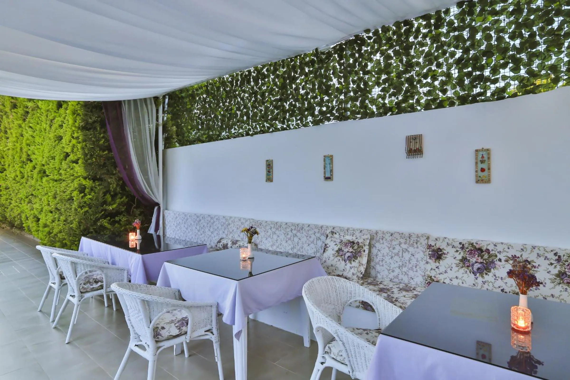 Restaurant/places to eat in Kiraz Butik Hotel