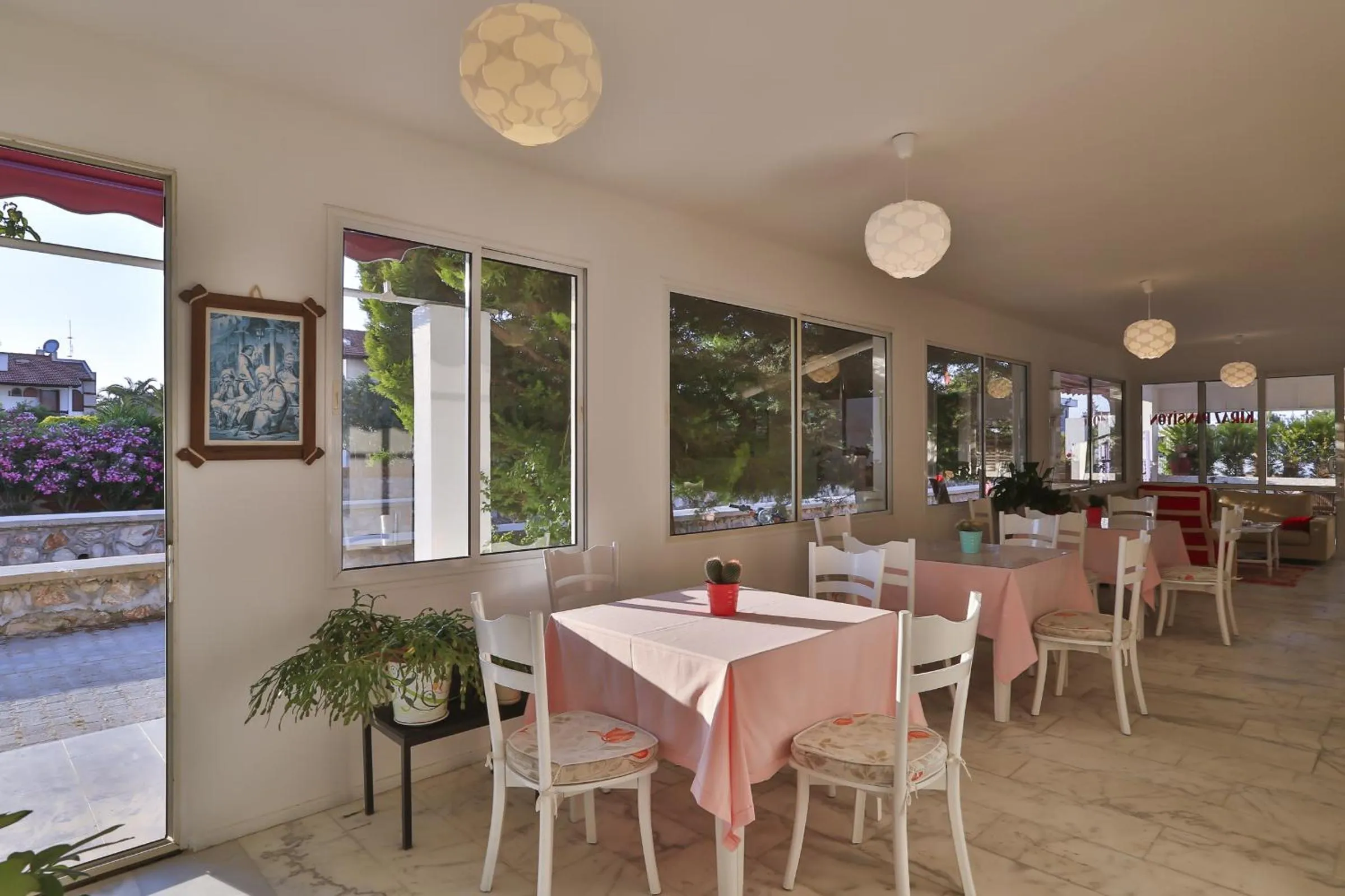 Restaurant/places to eat in Kiraz Butik Hotel