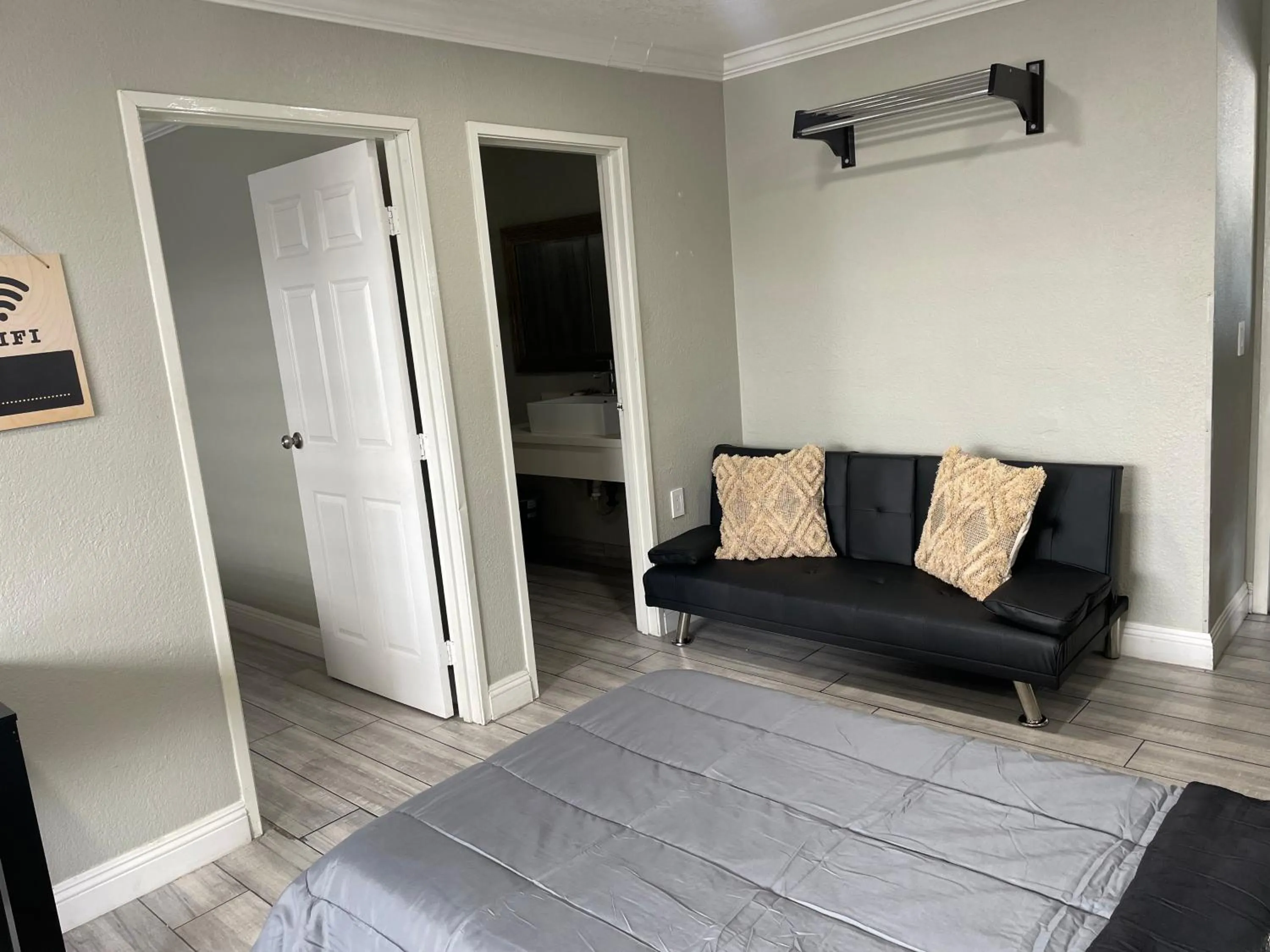 Living room in Cabana Inn & Suites