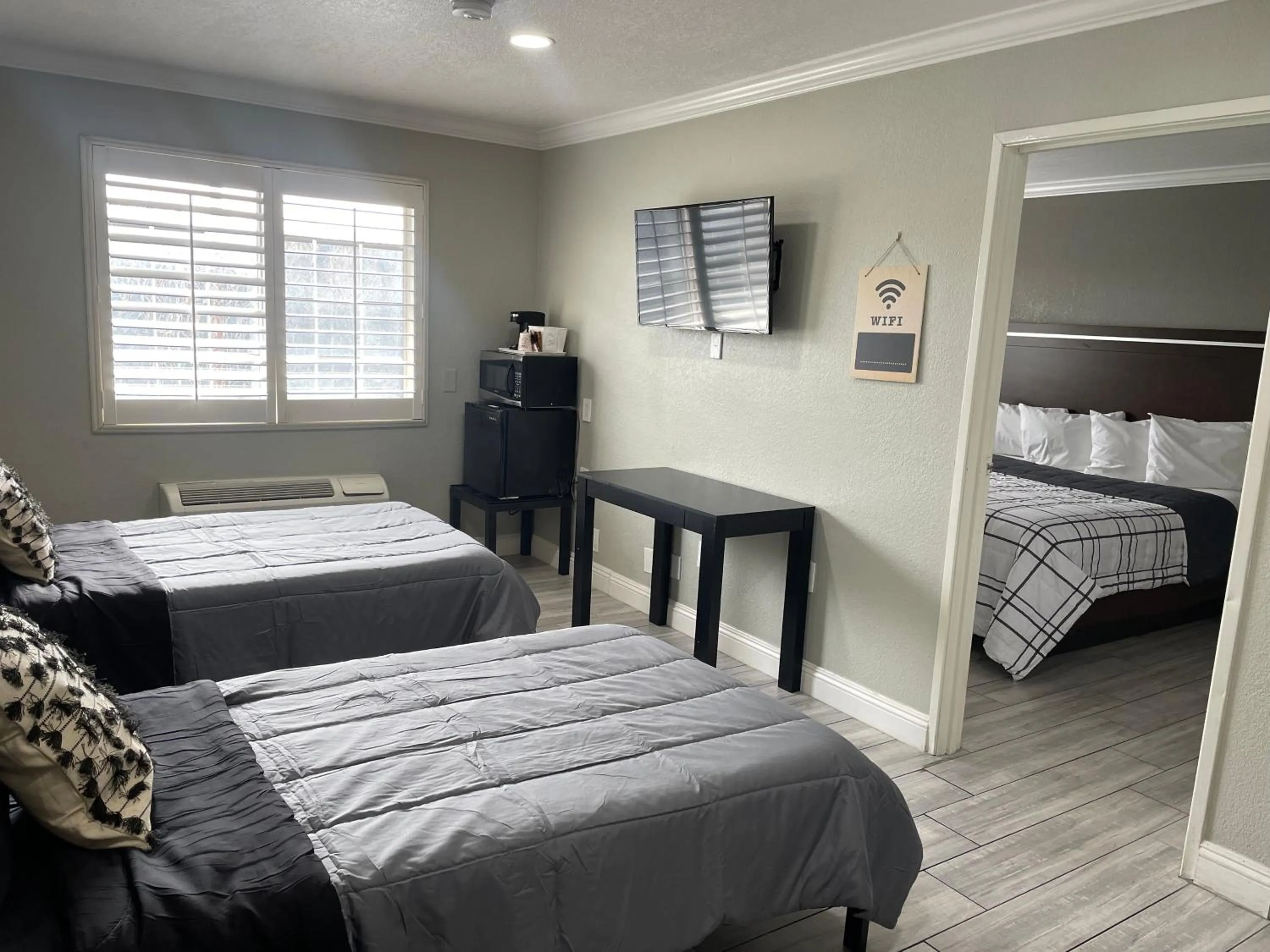 Bed in Cabana Inn & Suites