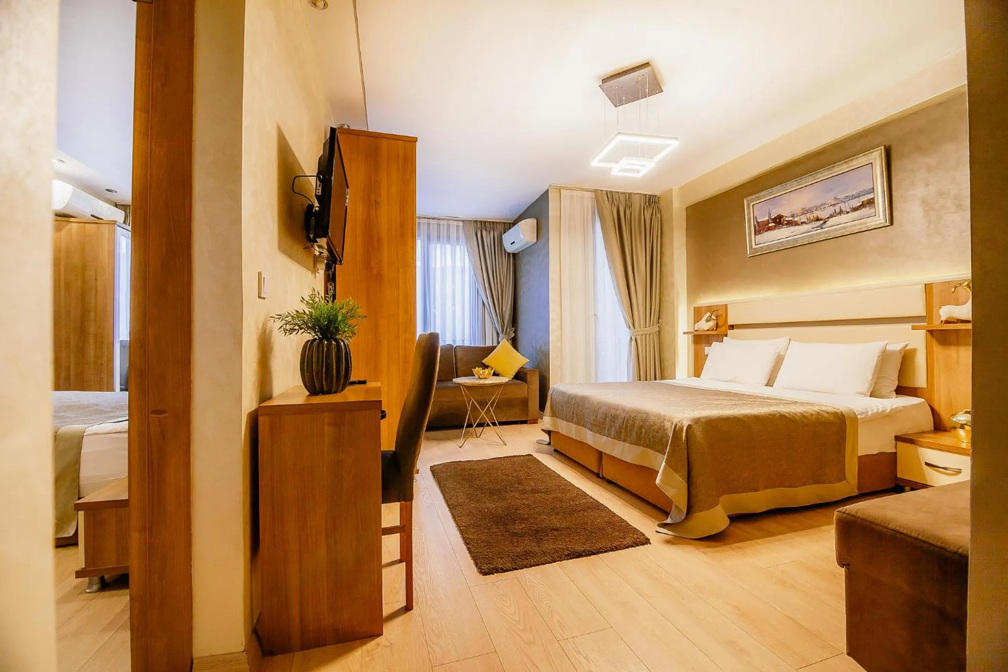 Photo of the whole room, Bed in Kavalalı Suites