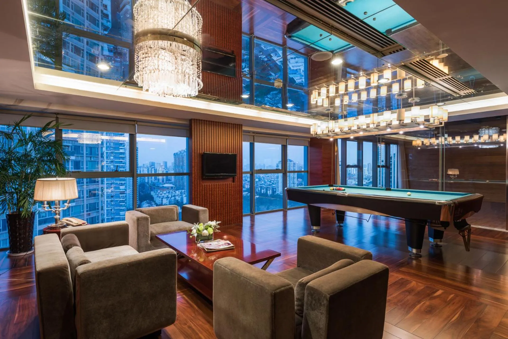 Seating area in Grand Mercure Xiamen Downtown-Free Welcome Fruit & Metro Station