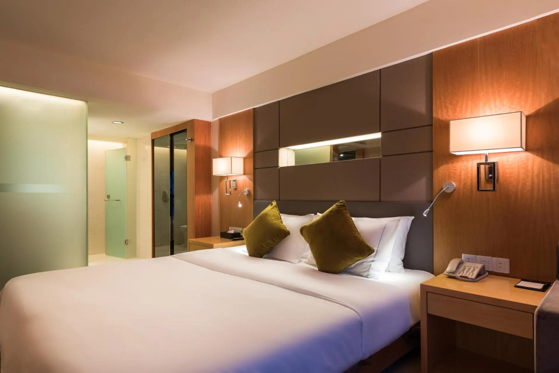 Bedroom, Bed in Grand Mercure Xiamen Downtown-Free Welcome Fruit & Metro Station