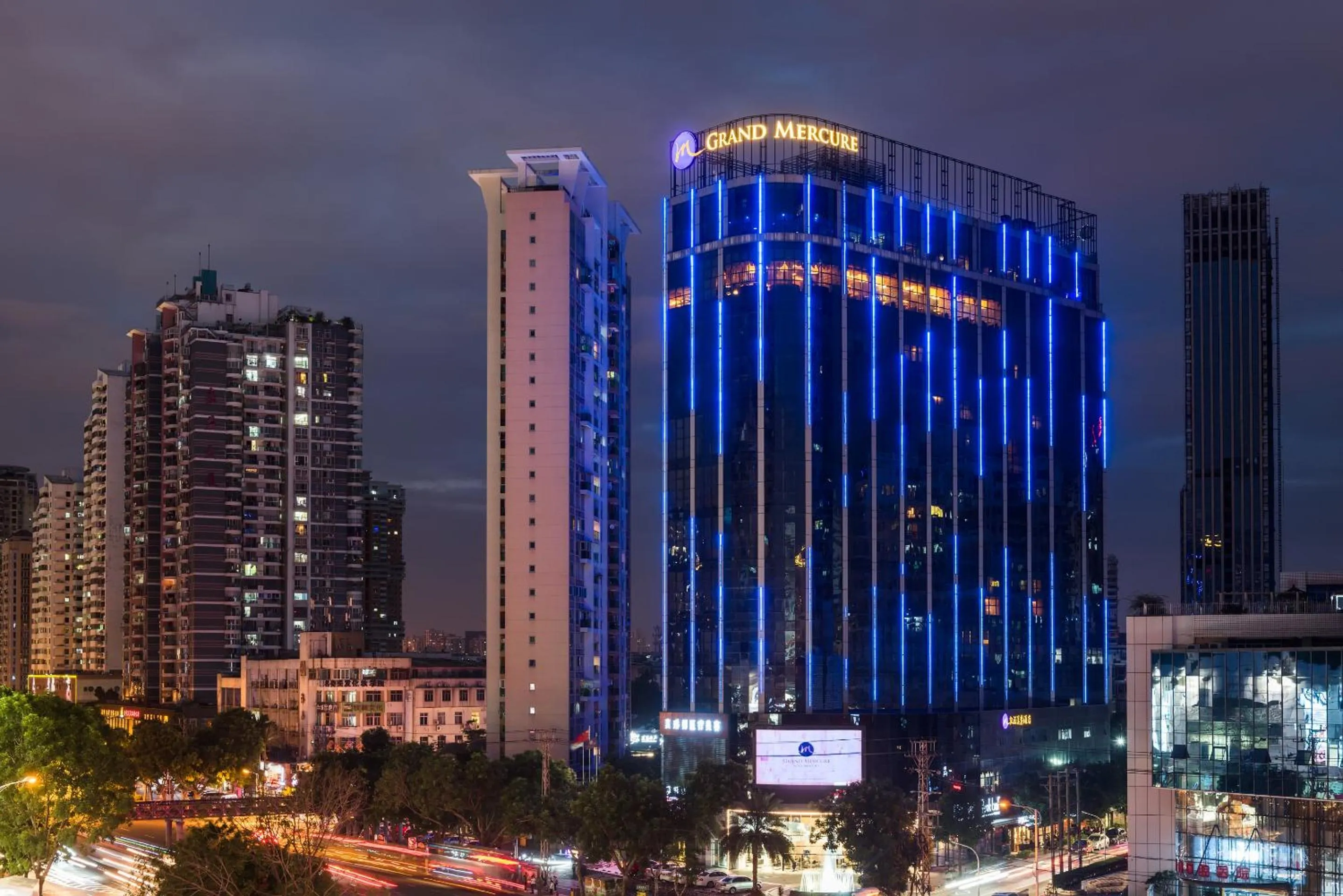 Property building in Grand Mercure Xiamen Downtown-Free Welcome Fruit & Metro Station