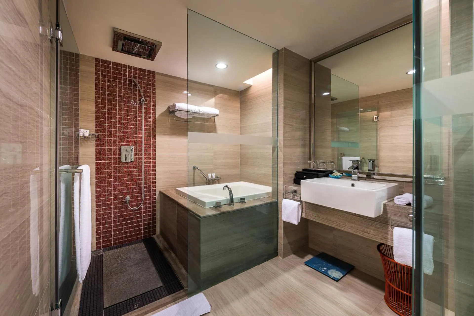 Bathroom in Grand Mercure Xiamen Downtown-Free Welcome Fruit & Metro Station