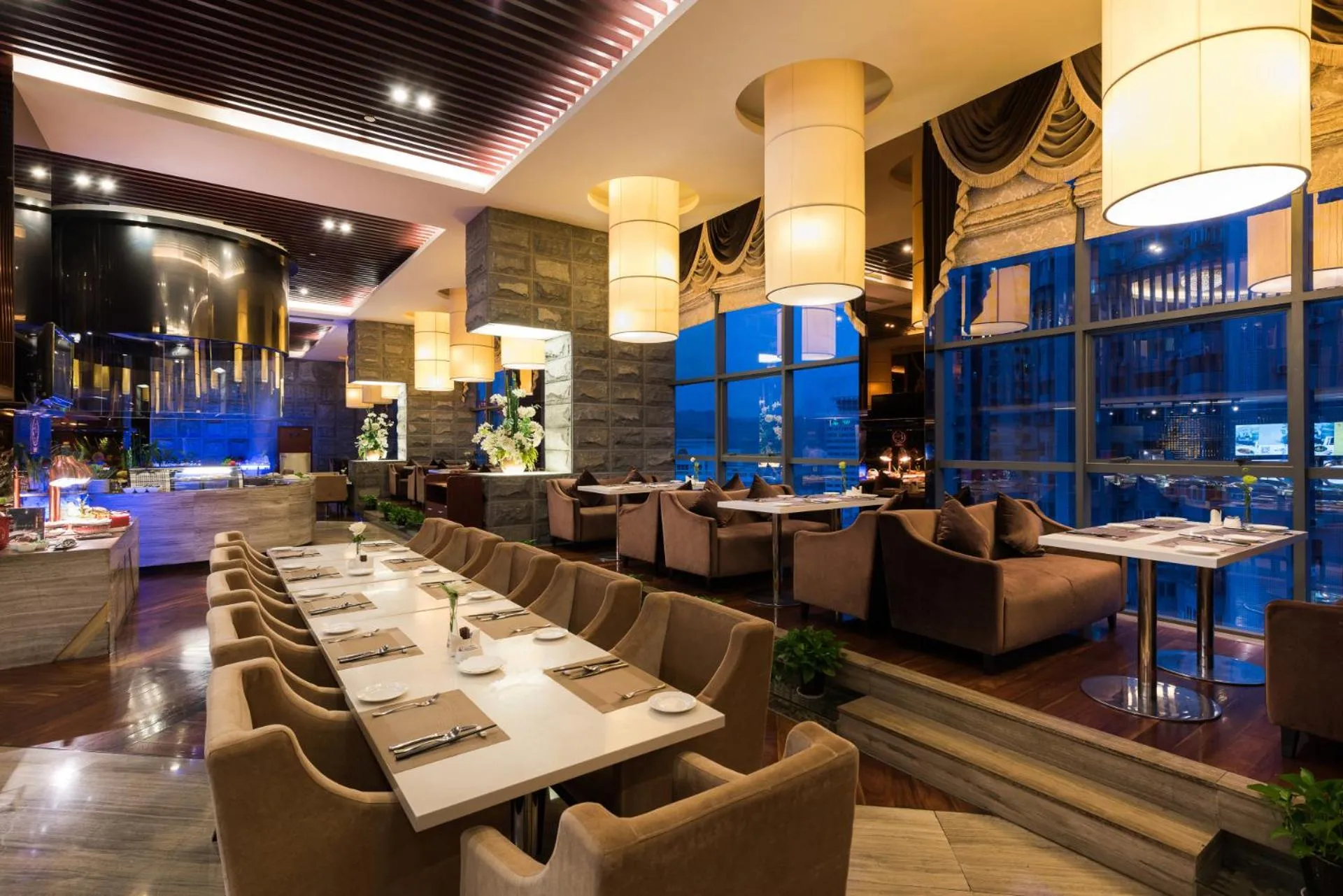 Restaurant/places to eat in Grand Mercure Xiamen Downtown-Free Welcome Fruit & Metro Station