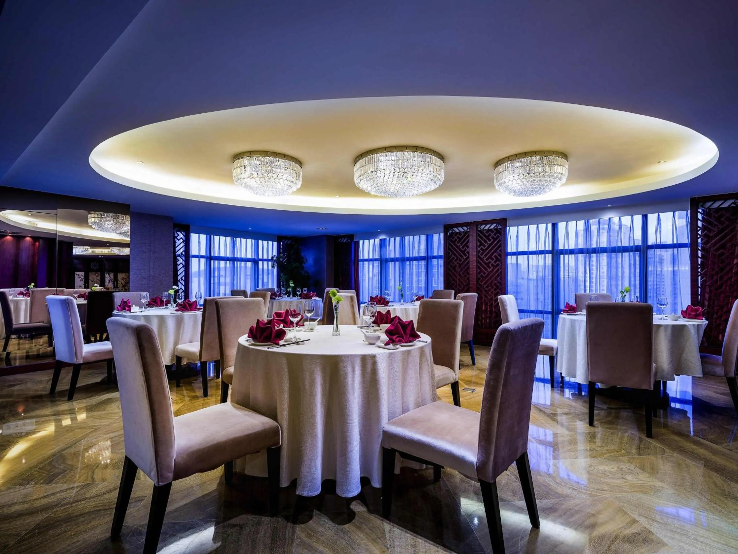 Restaurant/places to eat in Grand Mercure Xiamen Downtown-Free Welcome Fruit & Metro Station