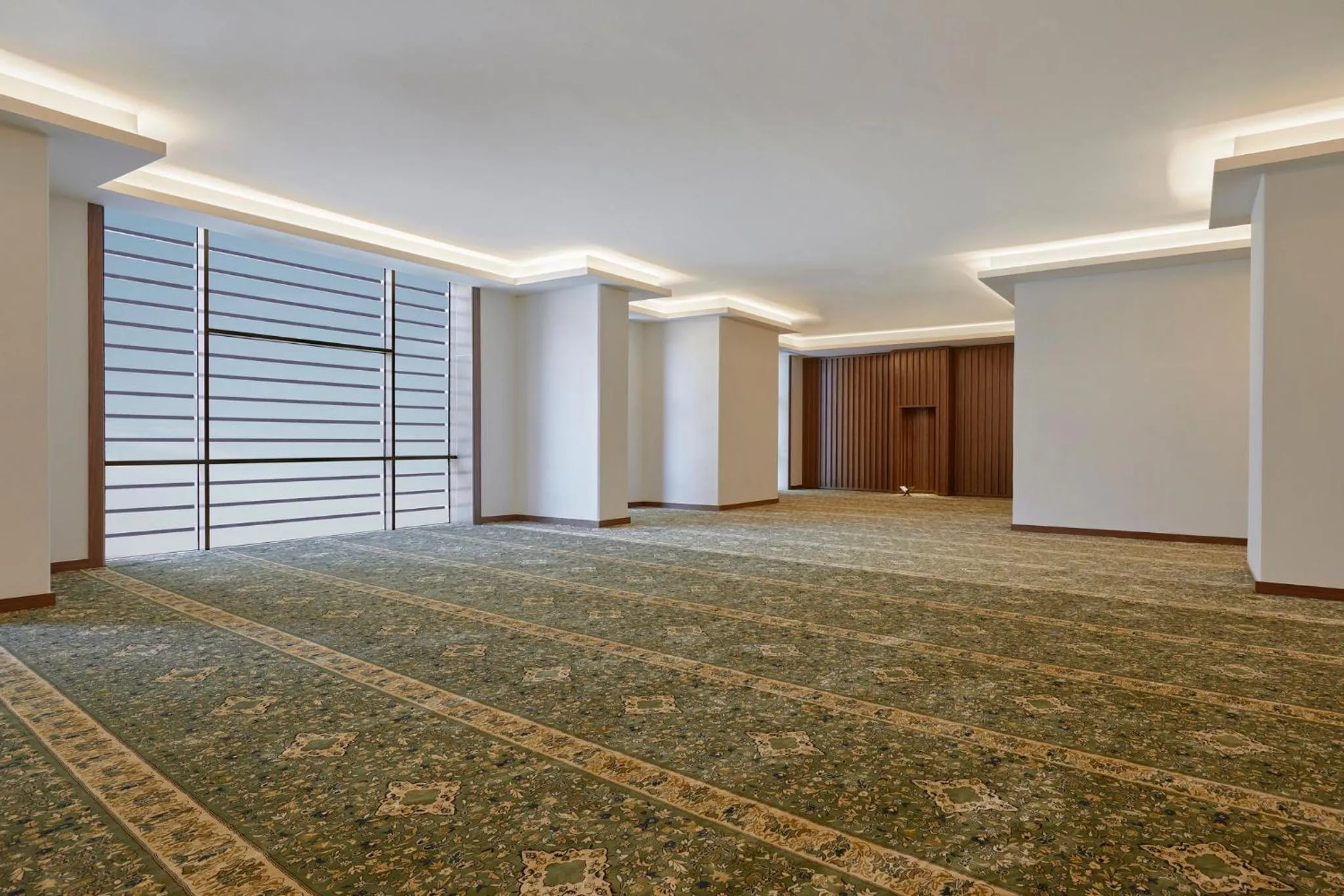 Lobby or reception in voco Makkah an IHG Hotel