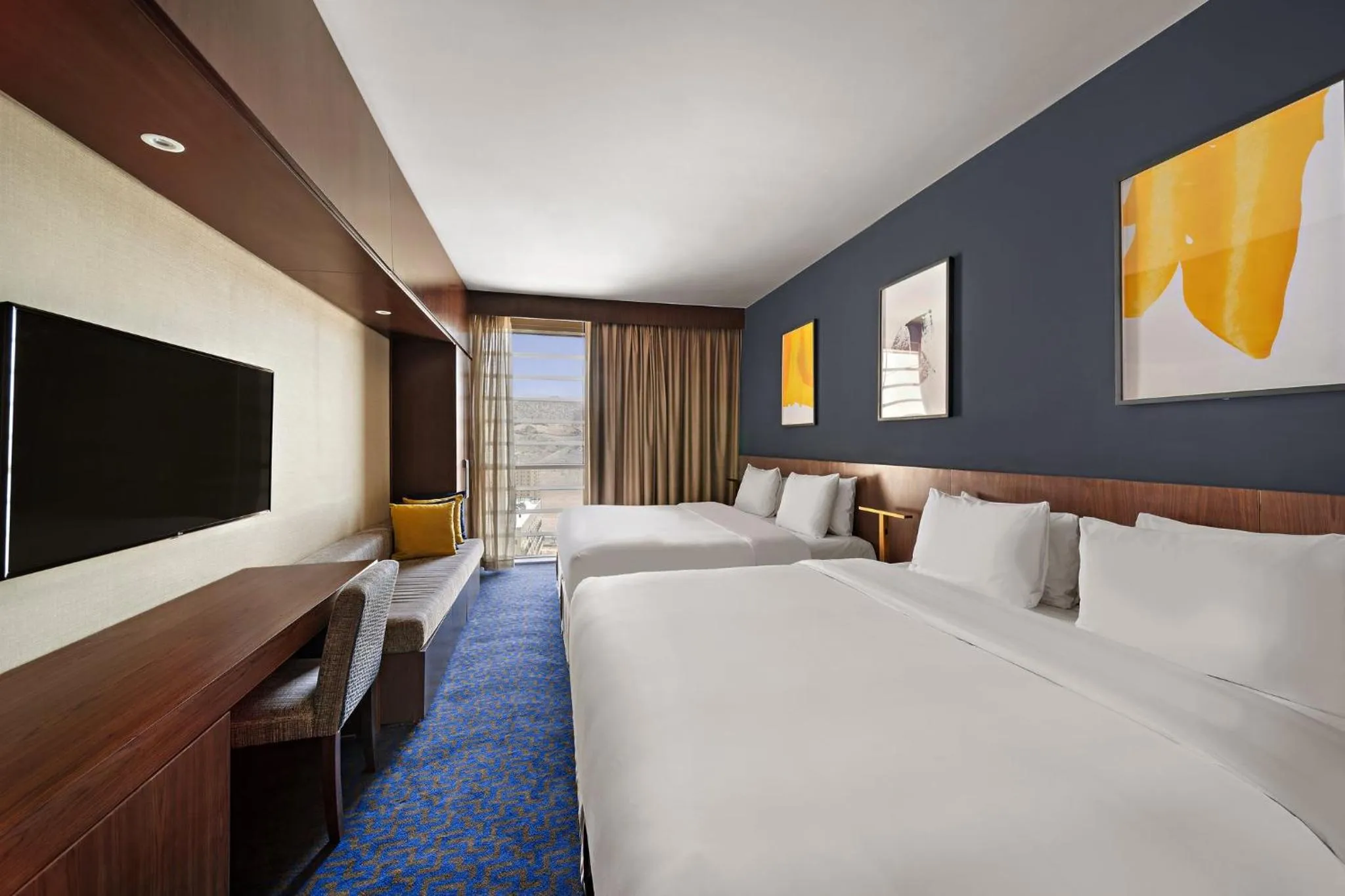 Photo of the whole room, Bed in voco Makkah an IHG Hotel