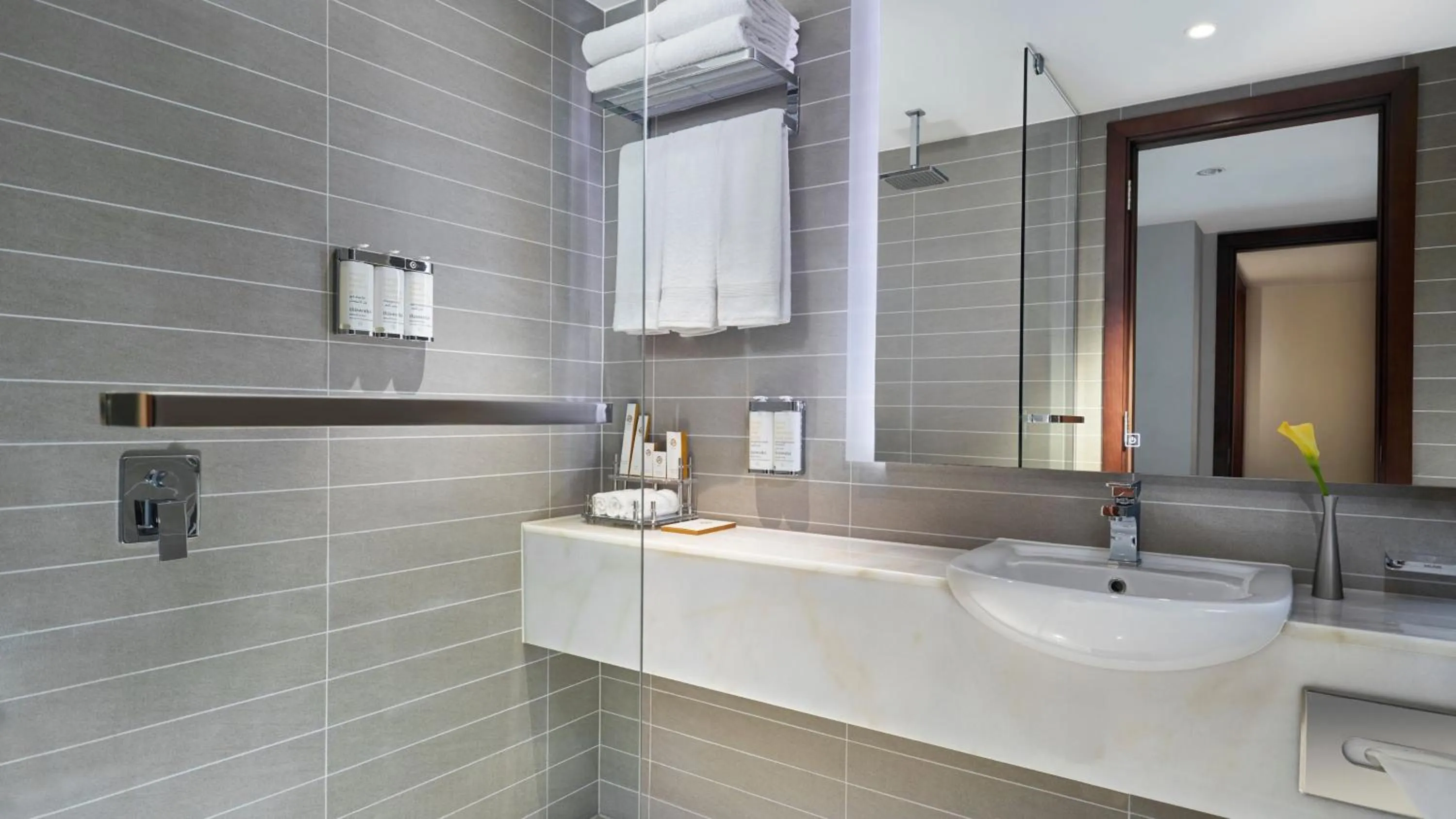 Bathroom in voco Makkah an IHG Hotel