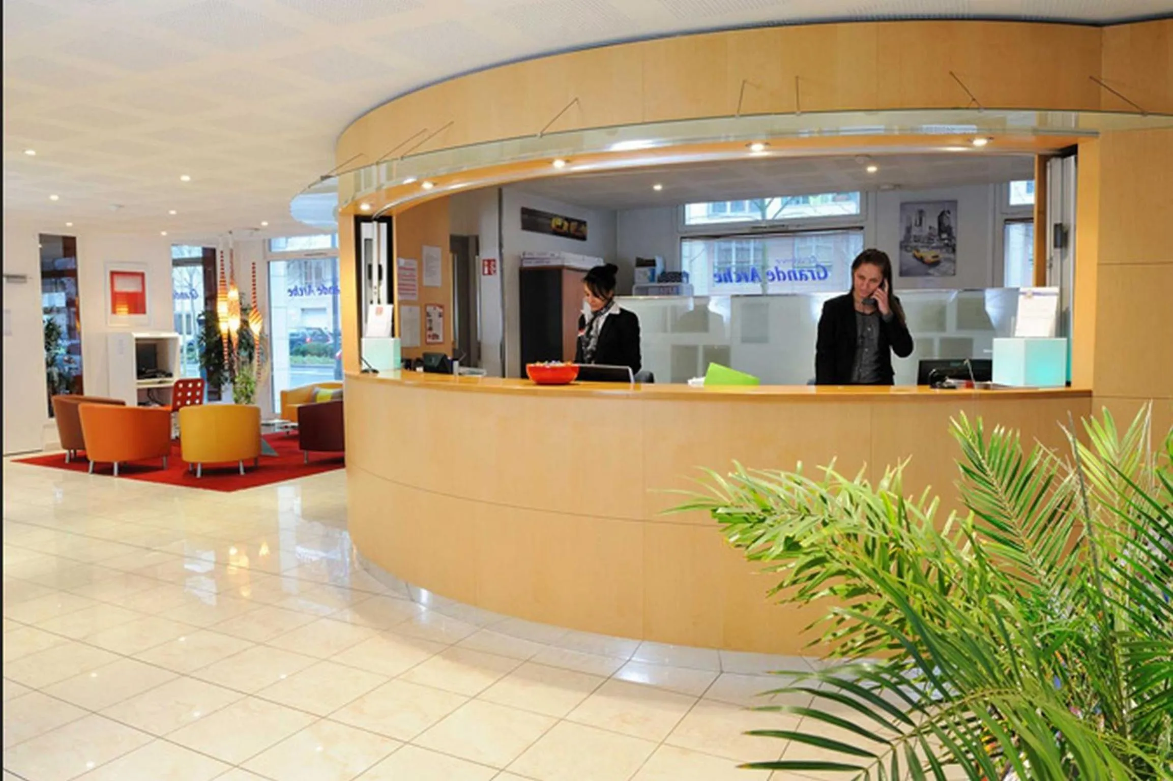 Lobby or reception in Séjours & Affaires Courbevoie Grande Arche