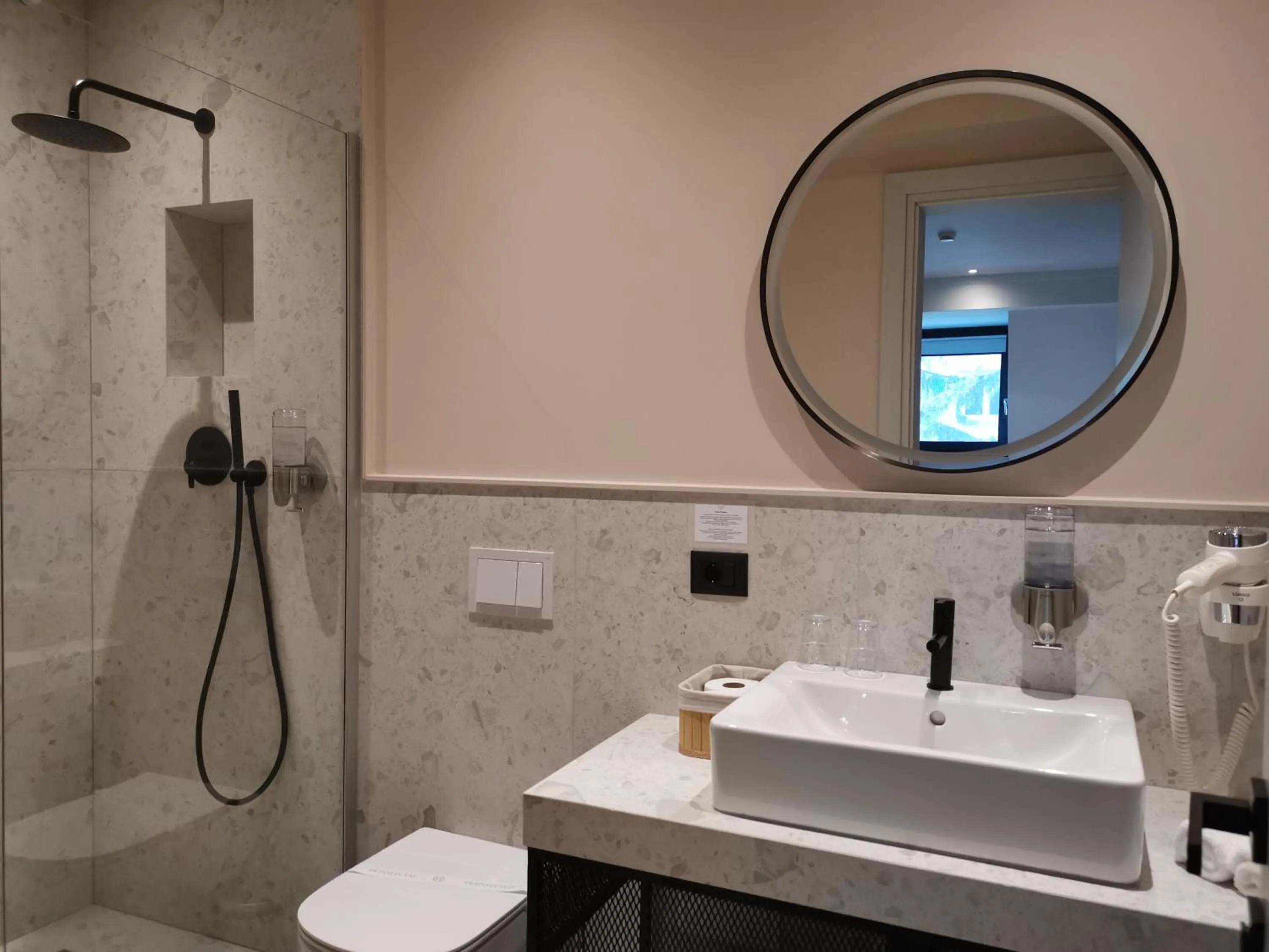 Shower in Atlas Aparthotel