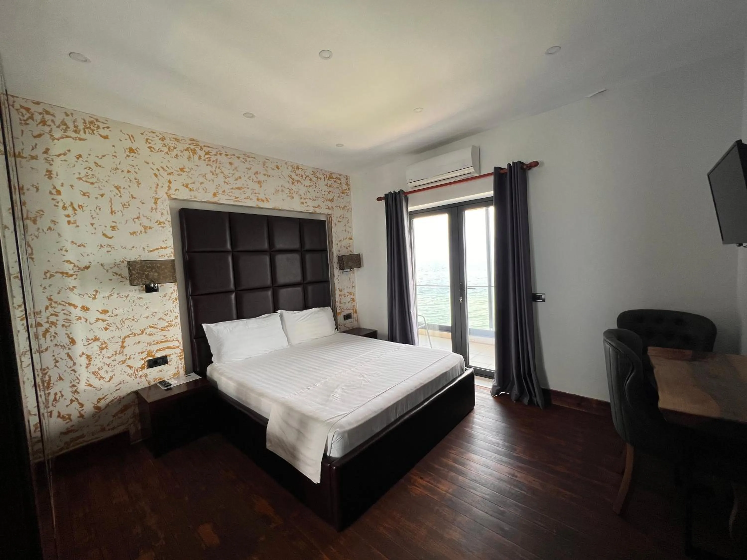 Bed in Hotel Victoria