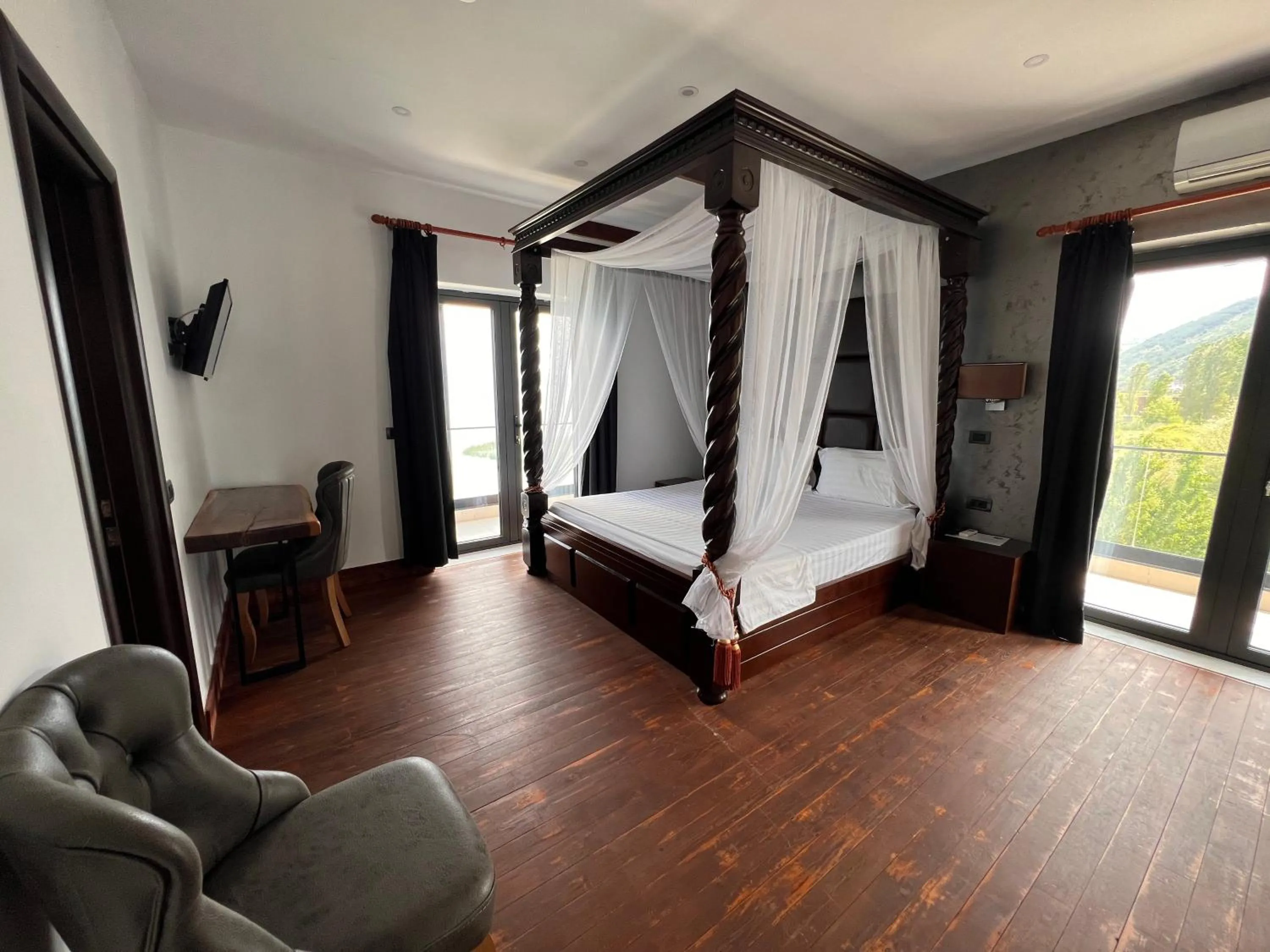 Bed in Hotel Victoria