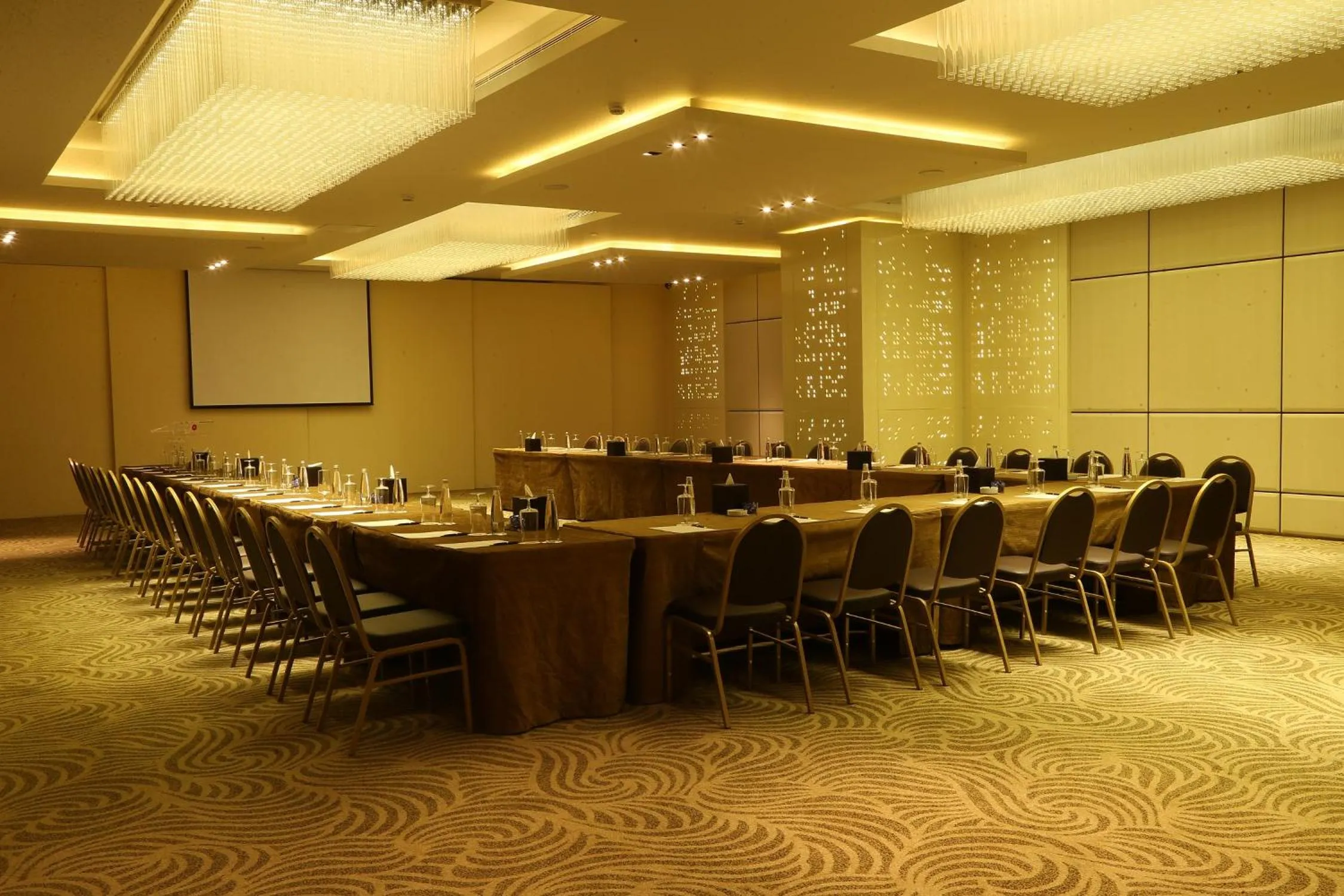 Business facilities in Lancaster Plaza Beirut