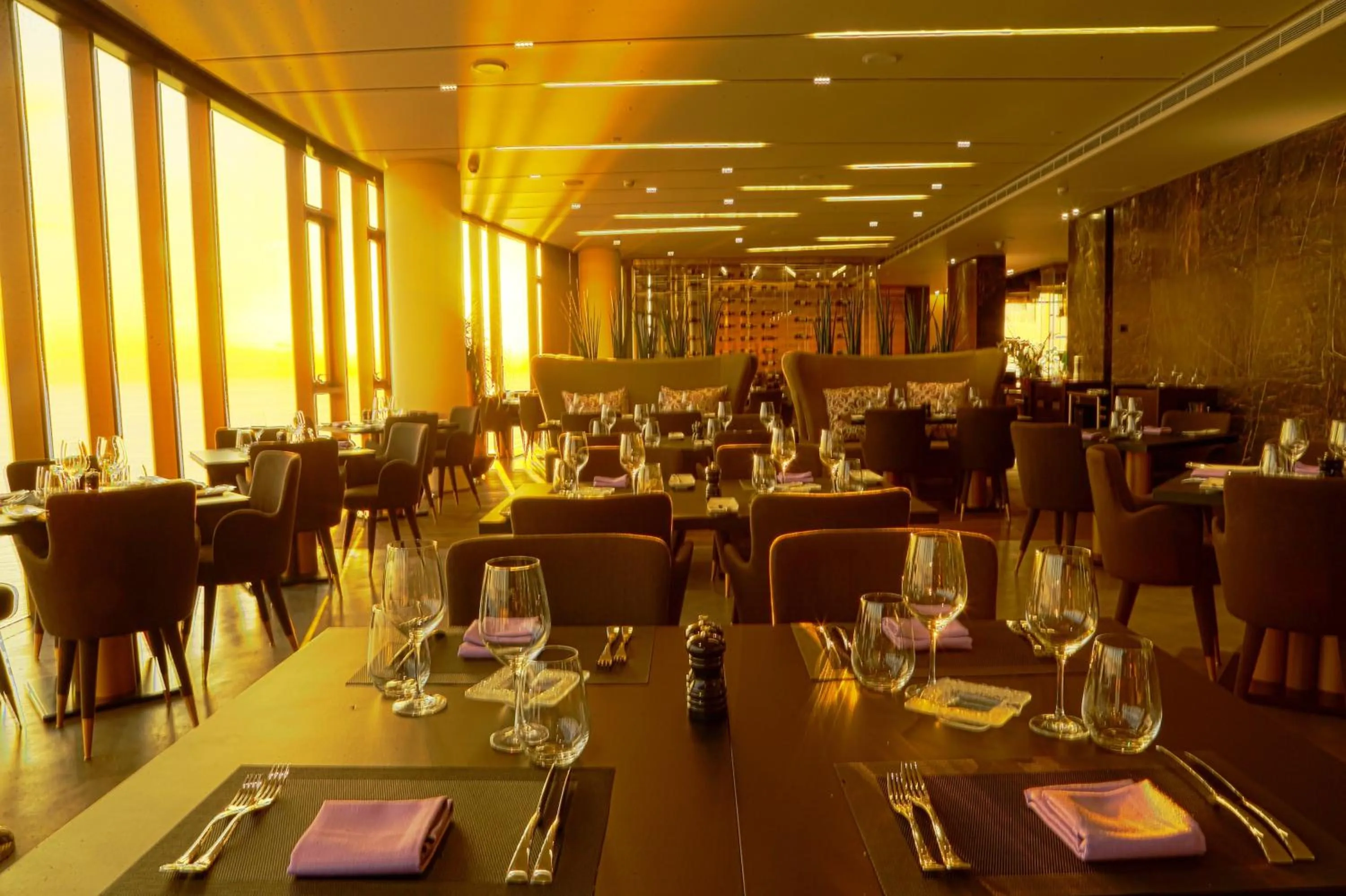 Restaurant/places to eat in Lancaster Plaza Beirut