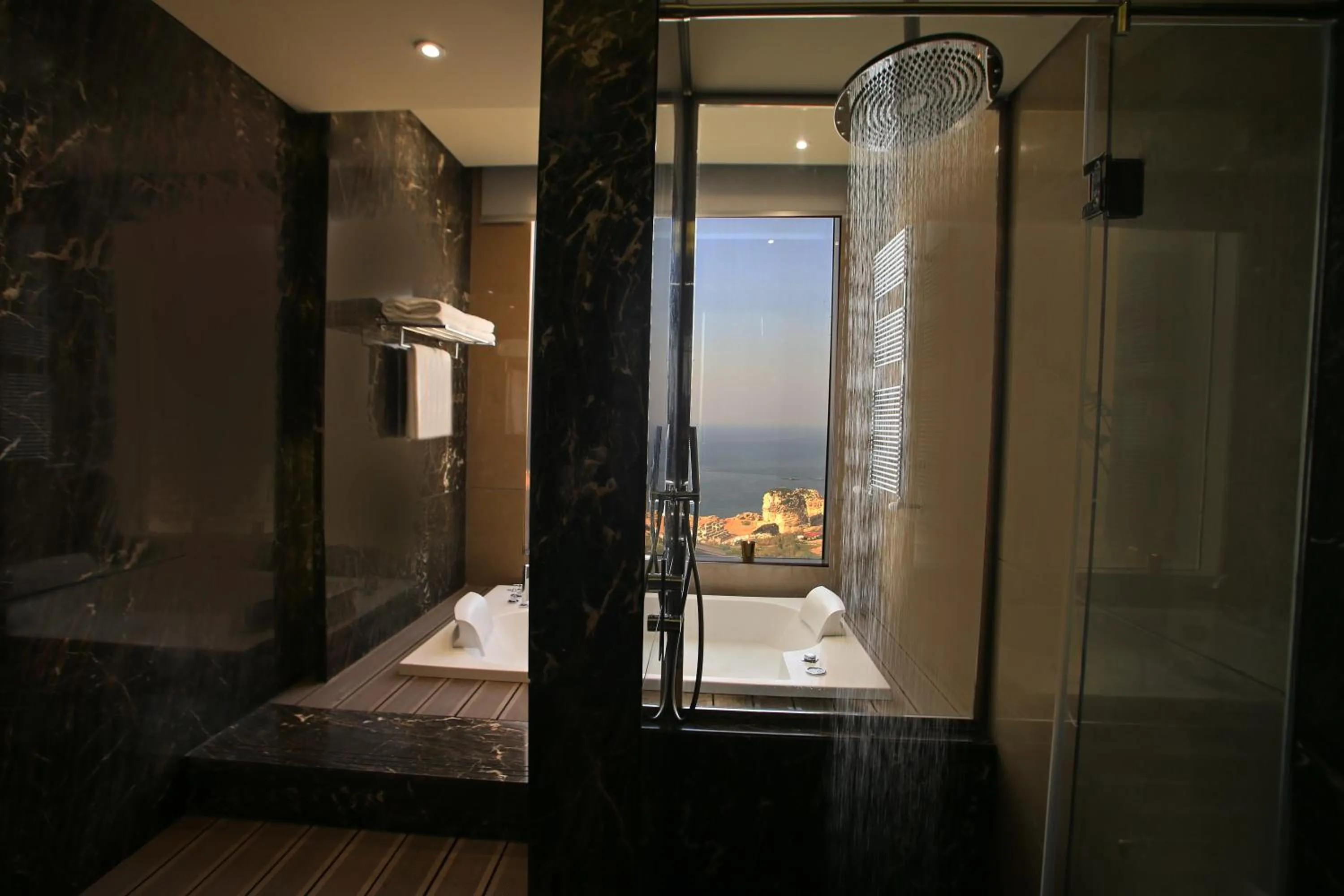 Bathroom in Lancaster Plaza Beirut