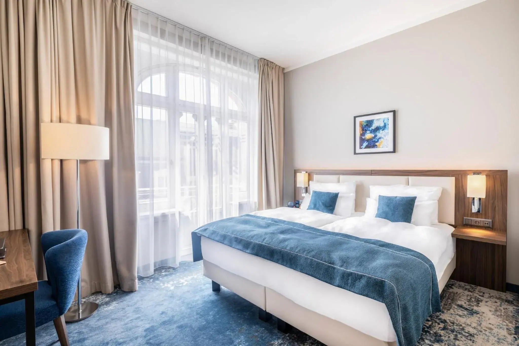 Standard Queen Room with Balcony in Garner Hotel Klagenfurt - Moser Verdino by IHG Standard Queen Room with Balcony in Garner Hotel Klagenfurt - Moser Verdino by IHG