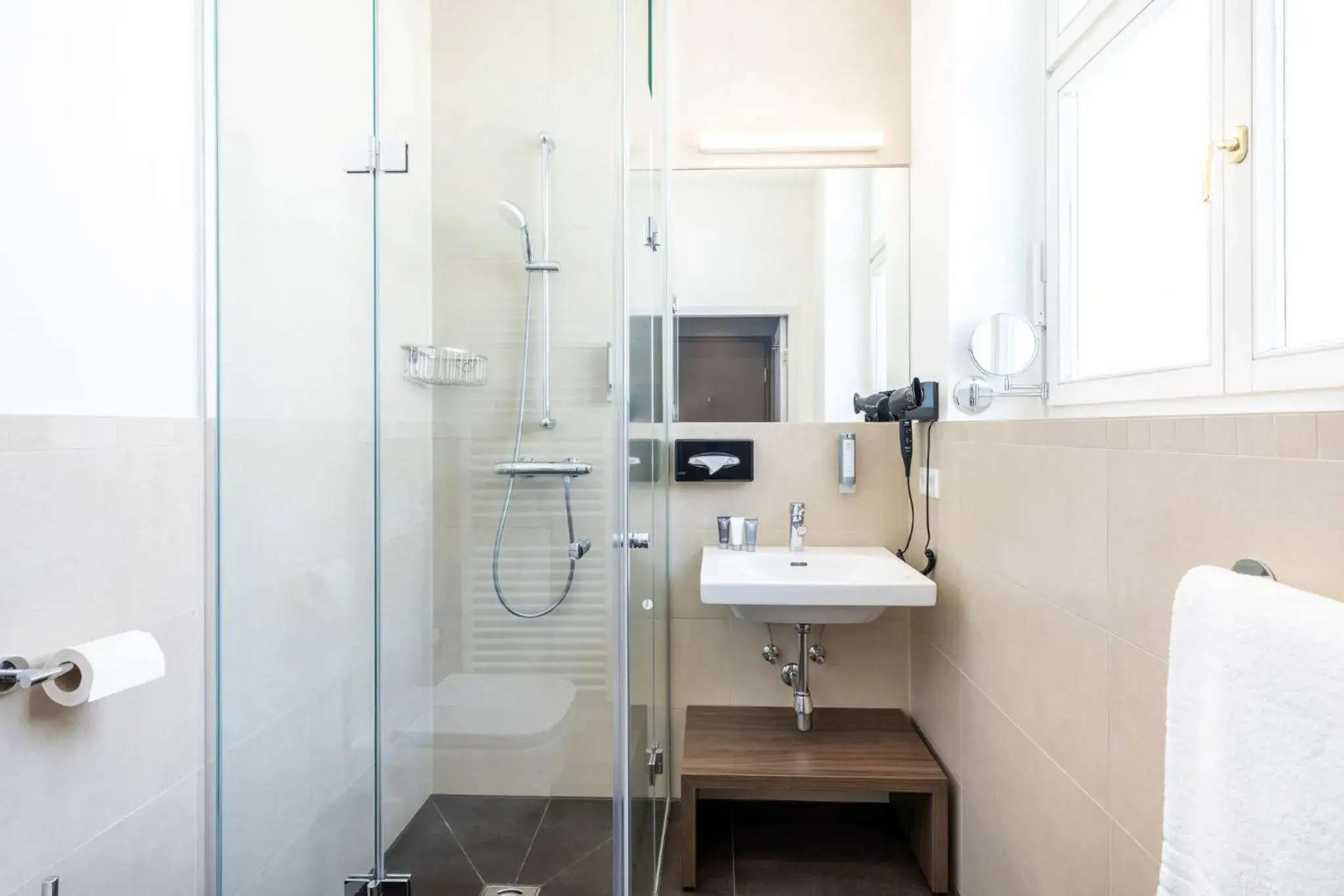 Premium Queen Room - Accessible in Garner Hotel Klagenfurt - Moser Verdino by IHG Premium Queen Room - Accessible in Garner Hotel Klagenfurt - Moser Verdino by IHG