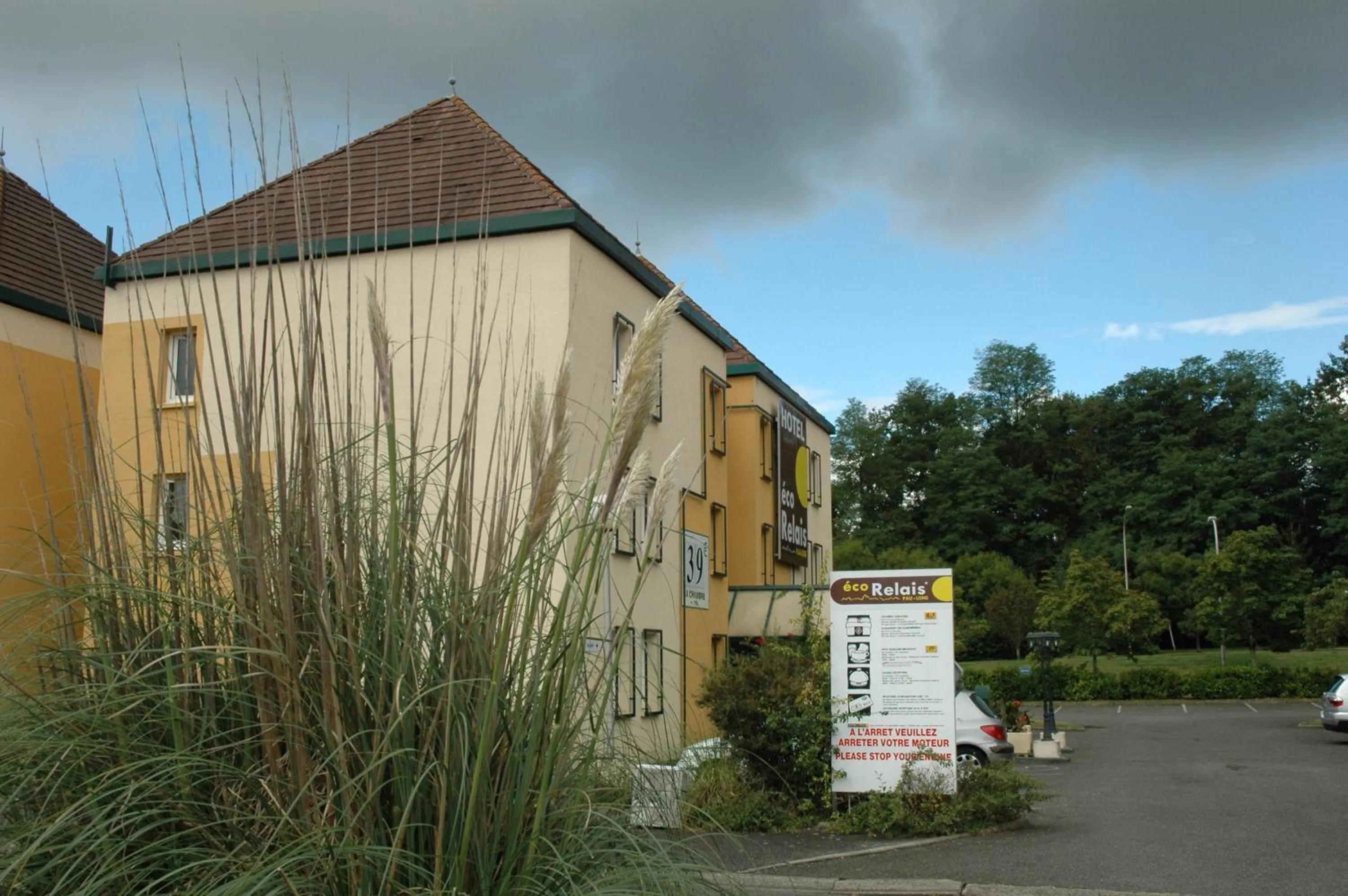 Facade/entrance in Hôtel Eco Relais - Pau Nord