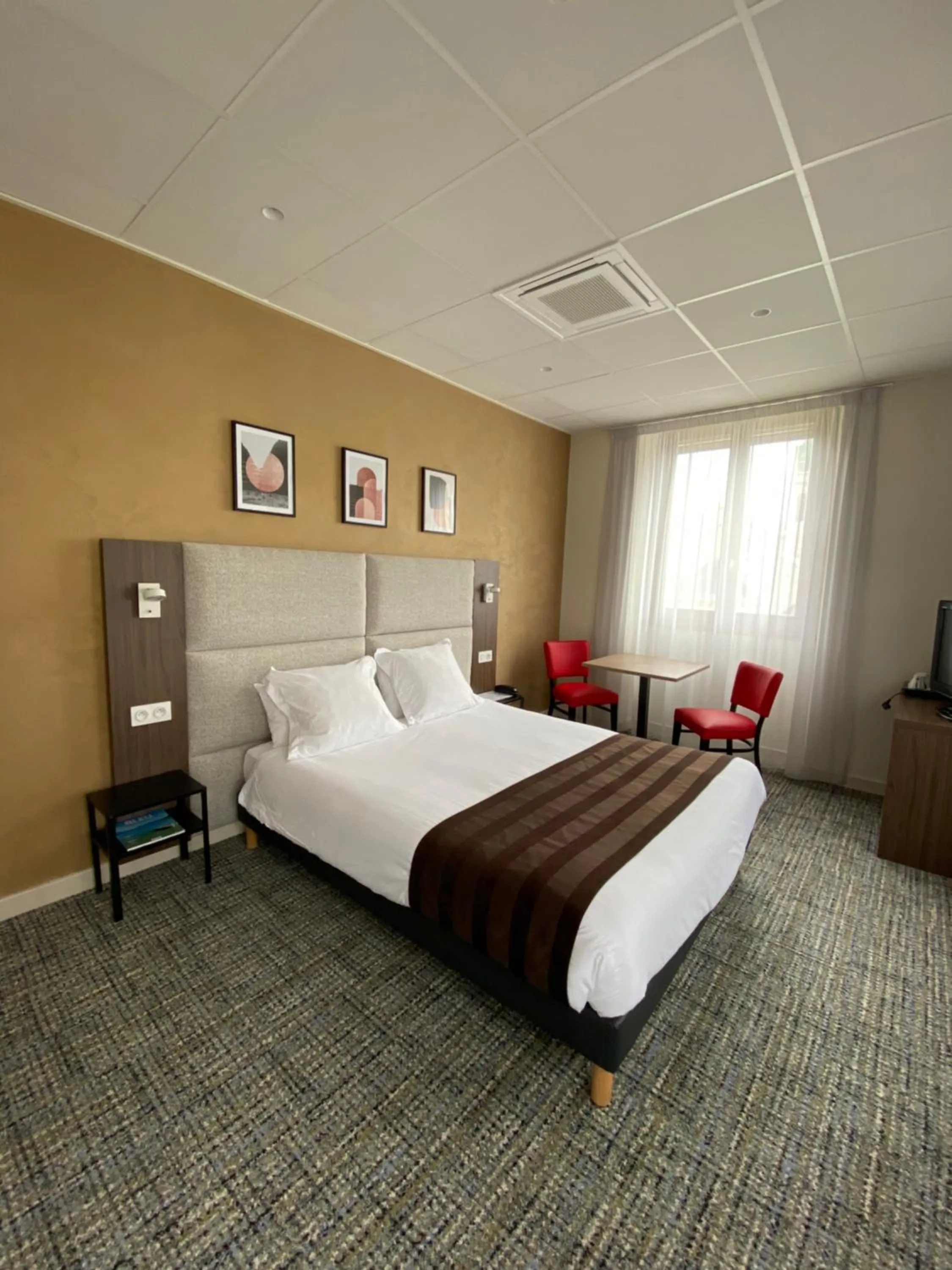 Bed in Hotel des Eaux