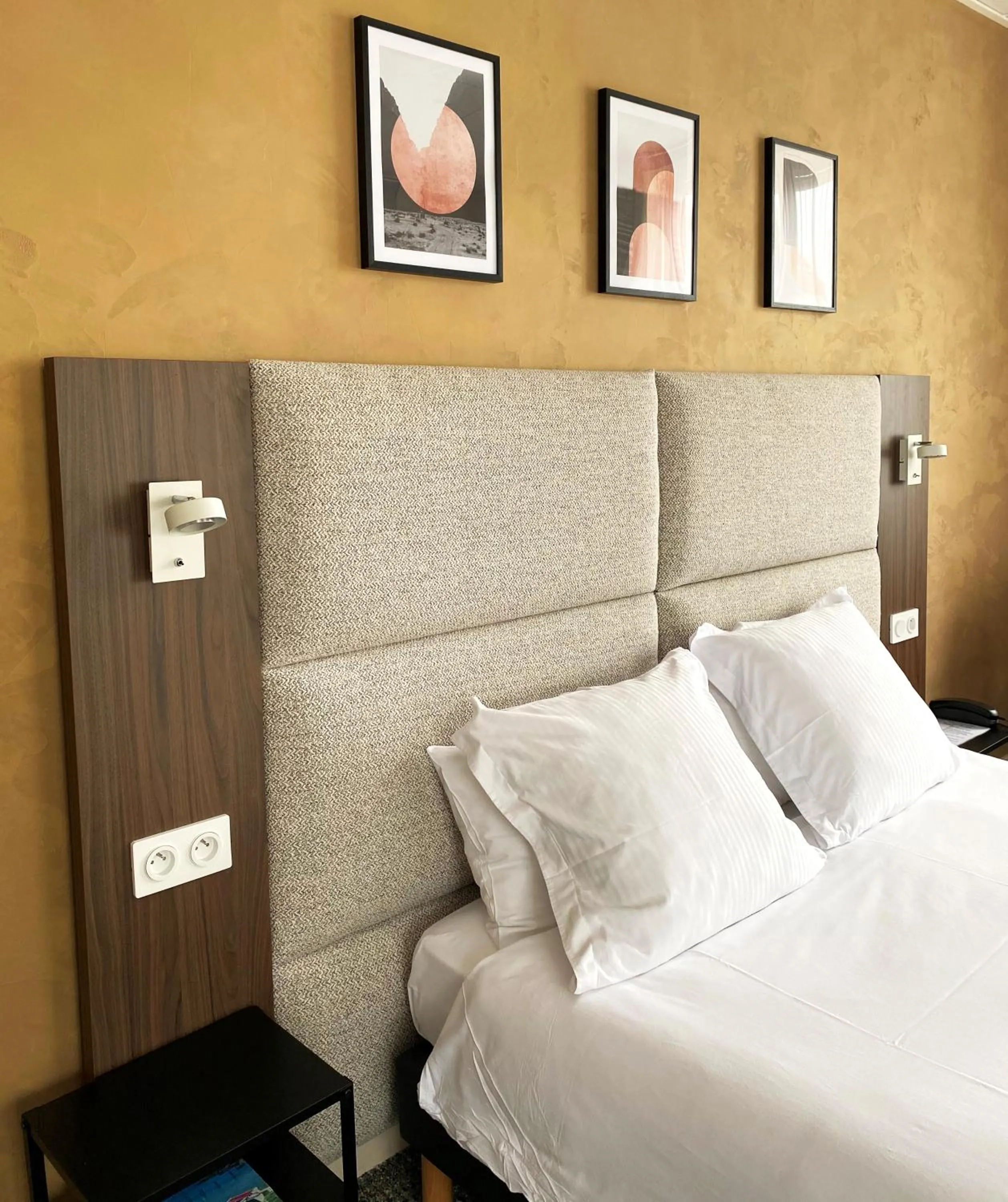 Bed in Hotel des Eaux