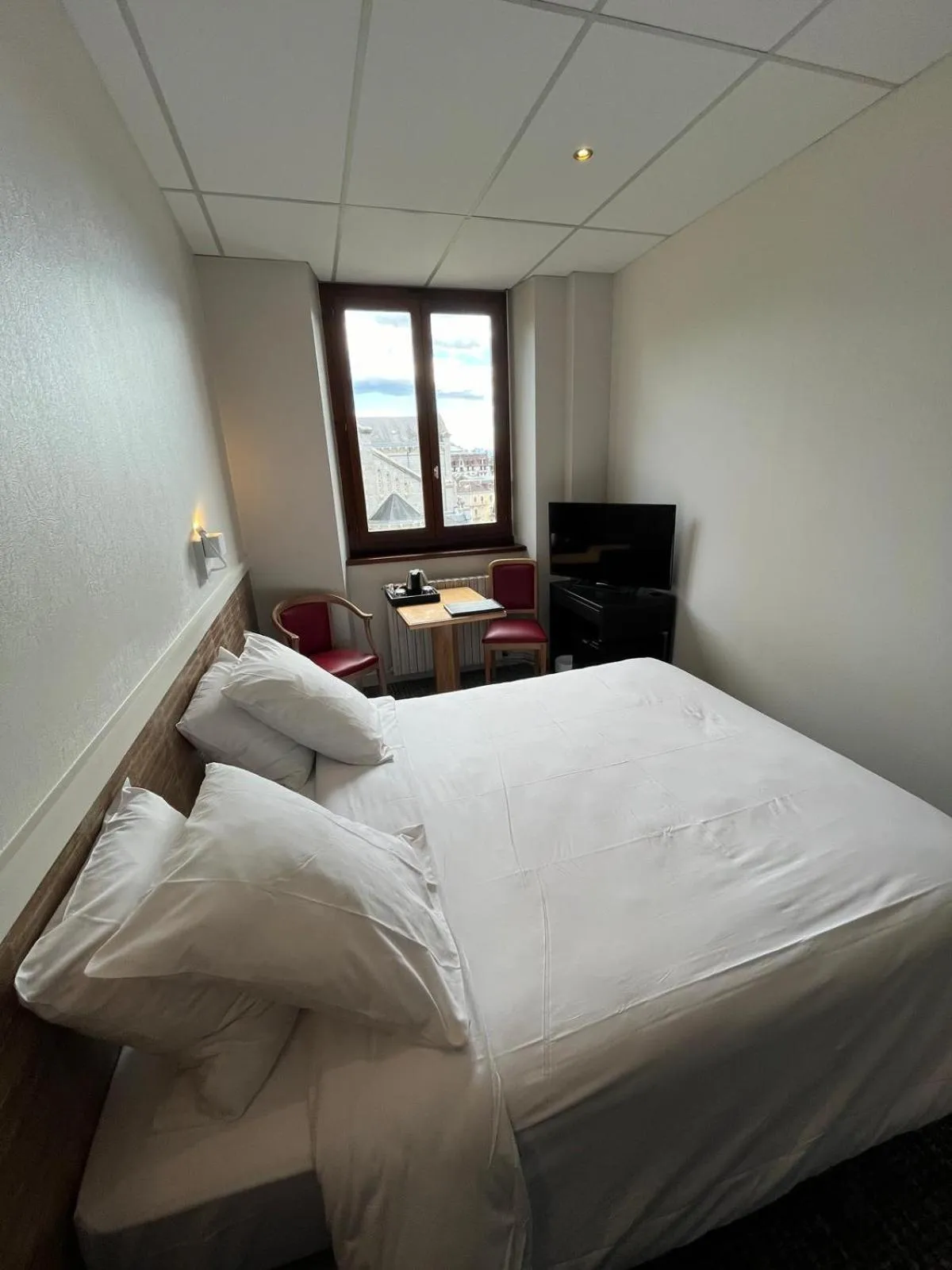 Bed in Hotel des Eaux