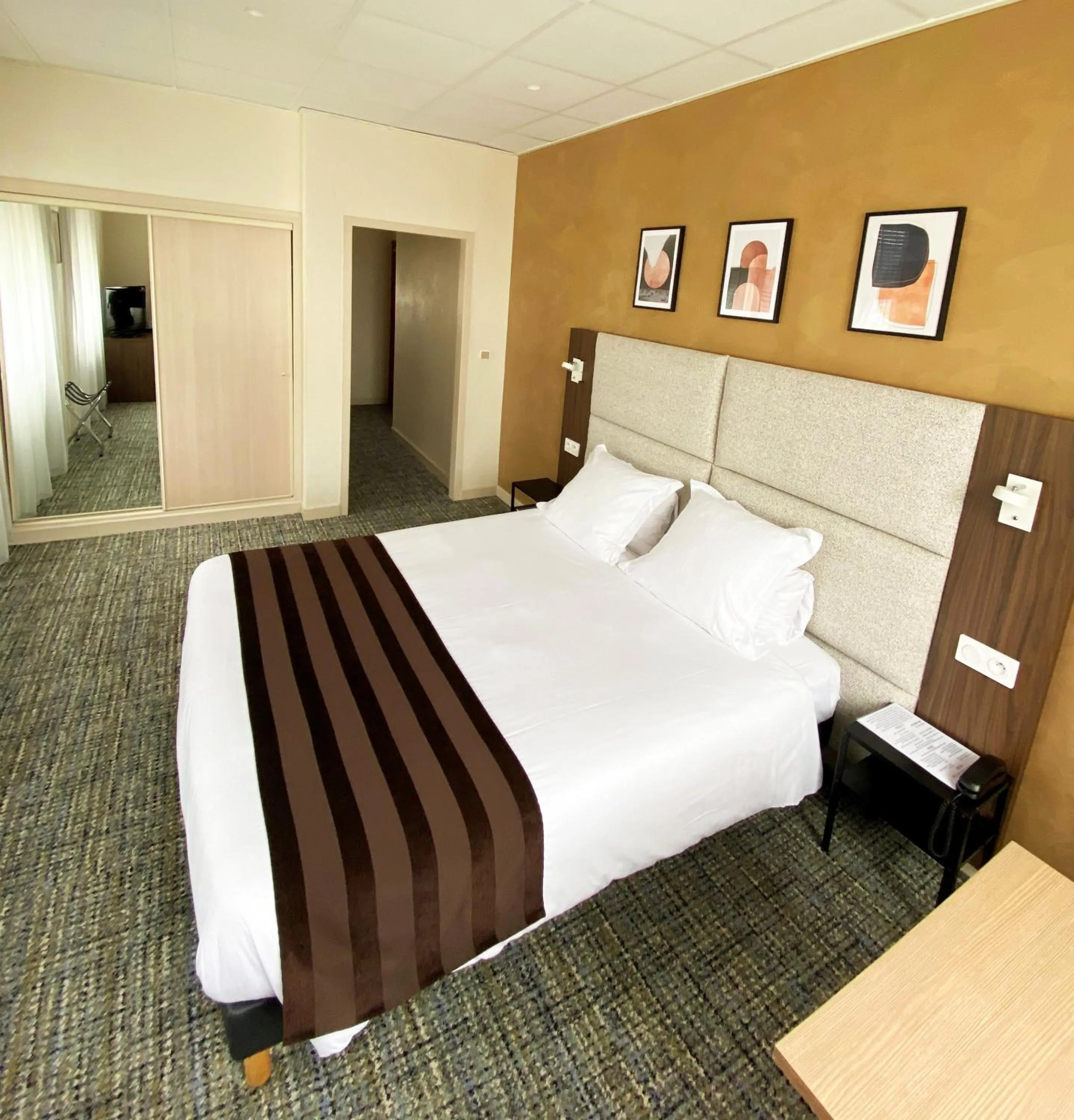 Bed in Hotel des Eaux