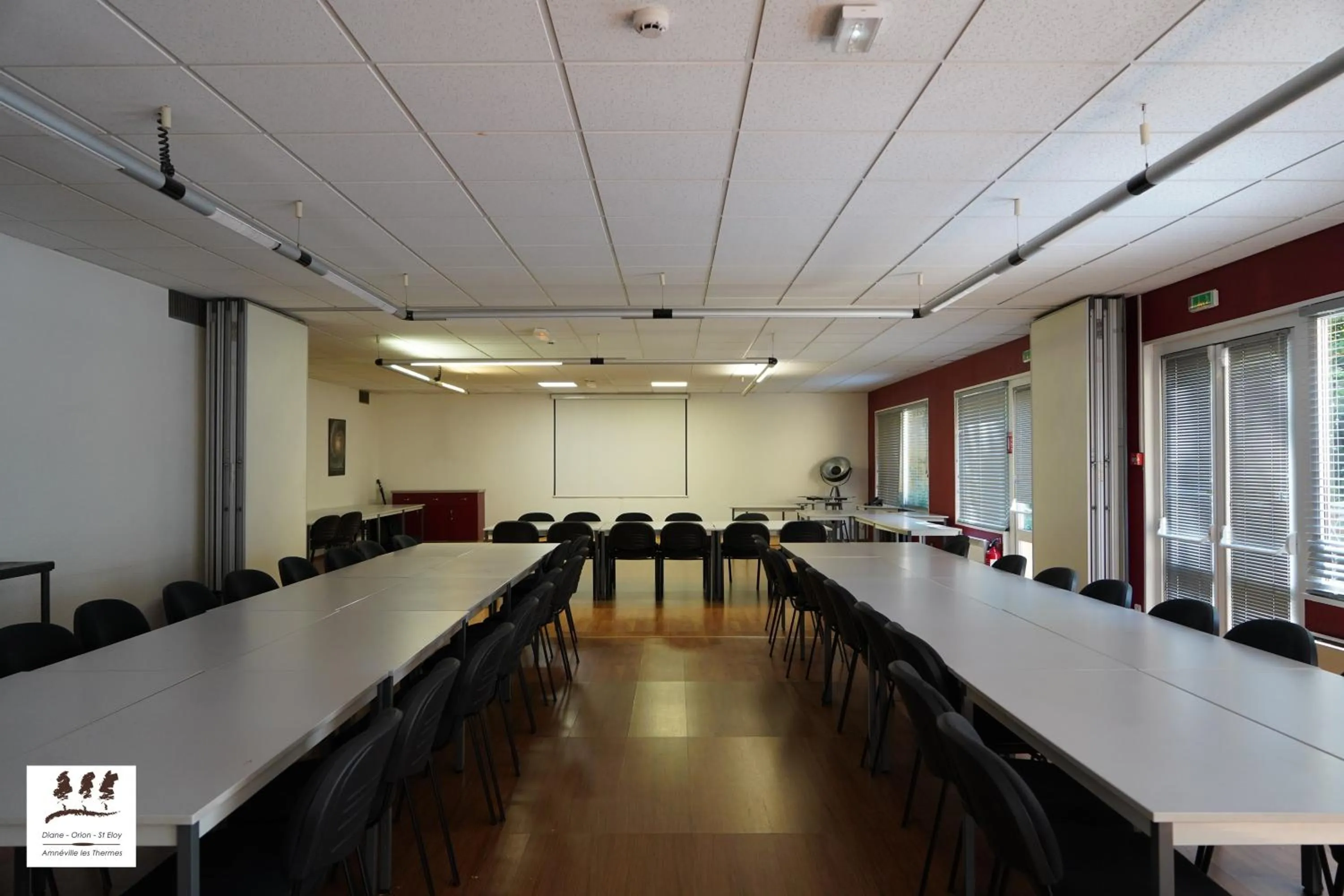 Meeting/conference room in Enzo Hôtels Premier Prix - Logis Amnéville