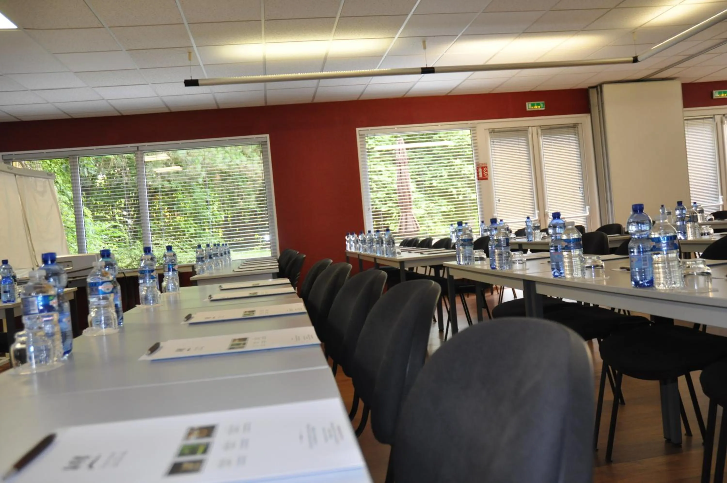Business facilities in Enzo Hôtels Premier Prix - Logis Amnéville