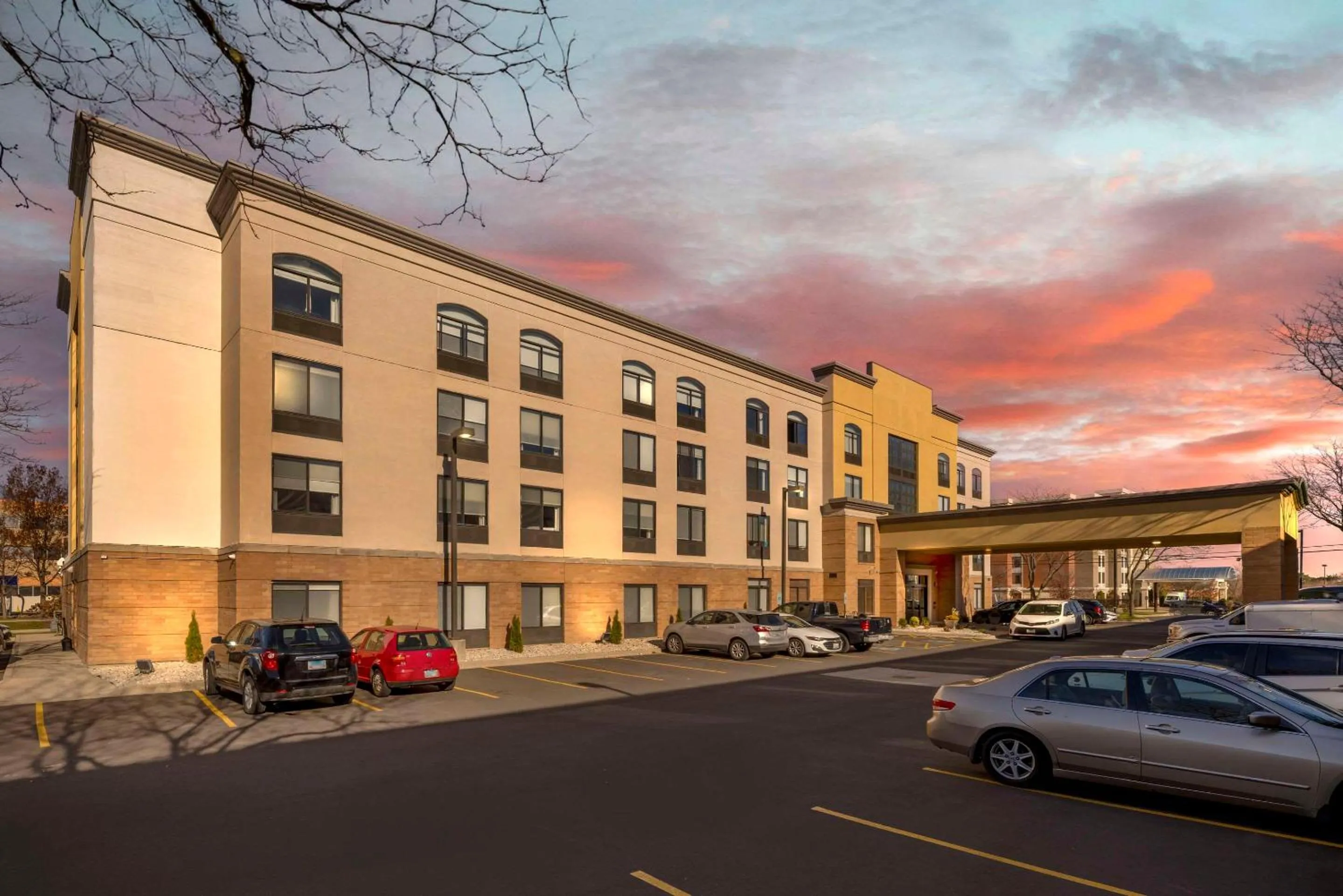 Property building in Wingate by Wyndham - Arlington Heights
