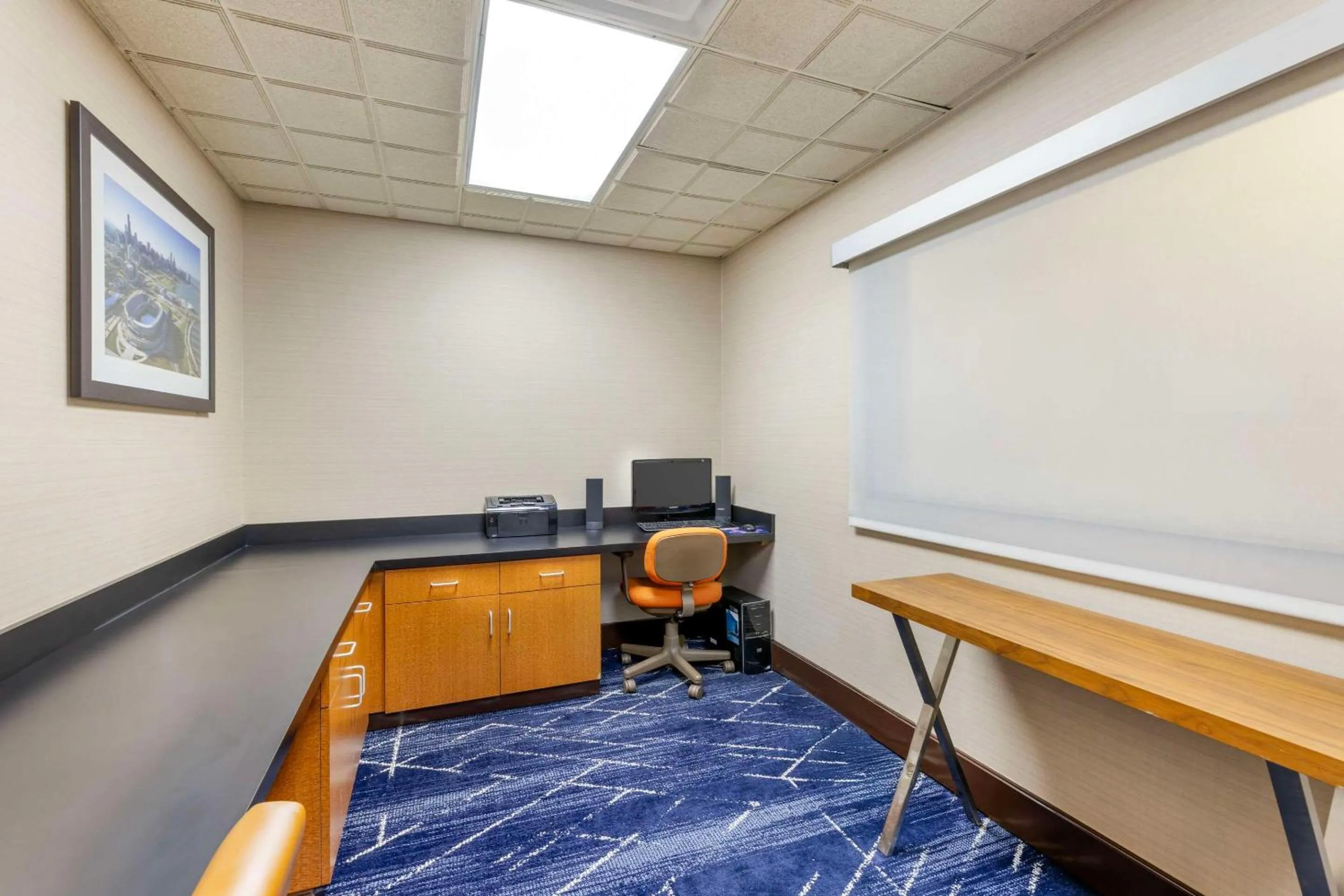 Business facilities in Wingate by Wyndham - Arlington Heights