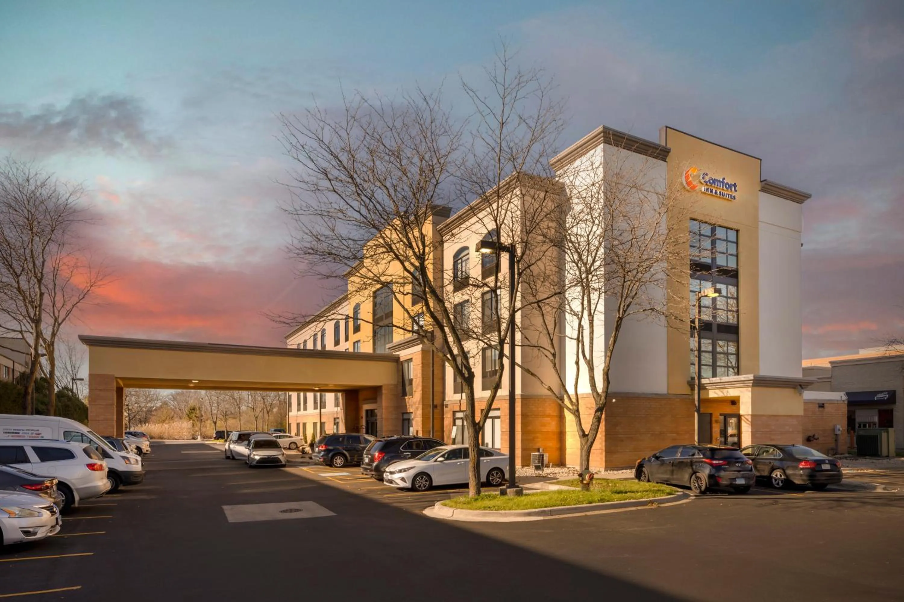 Property building in Wingate by Wyndham - Arlington Heights