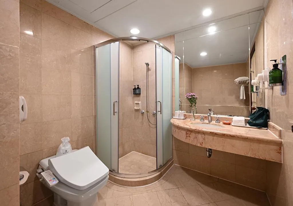 Le Midi Hotel Chitou