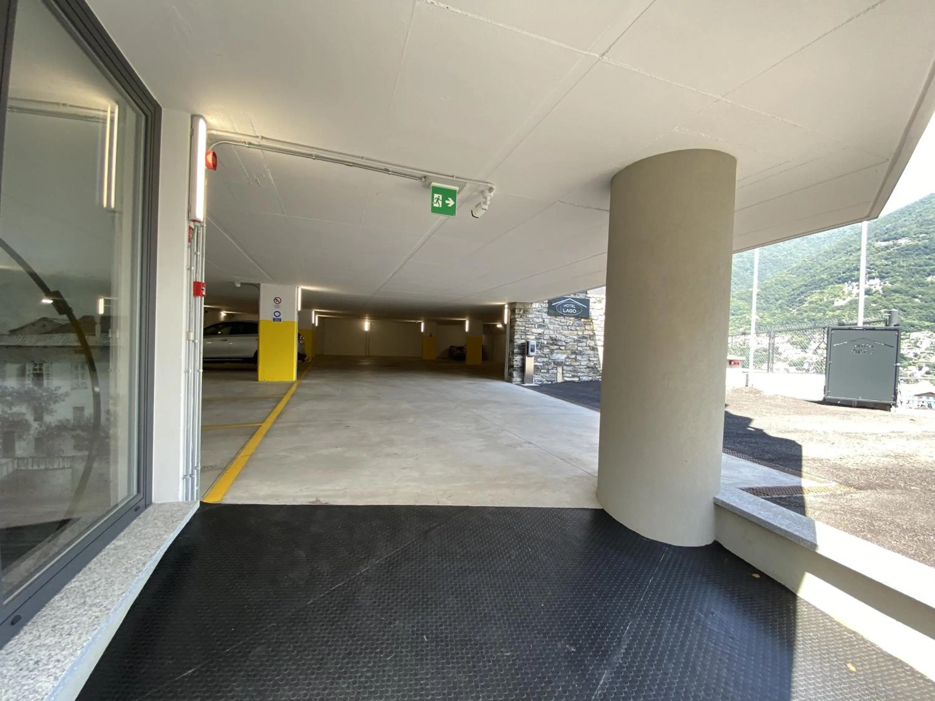 Facade/entrance in Hotel Lago