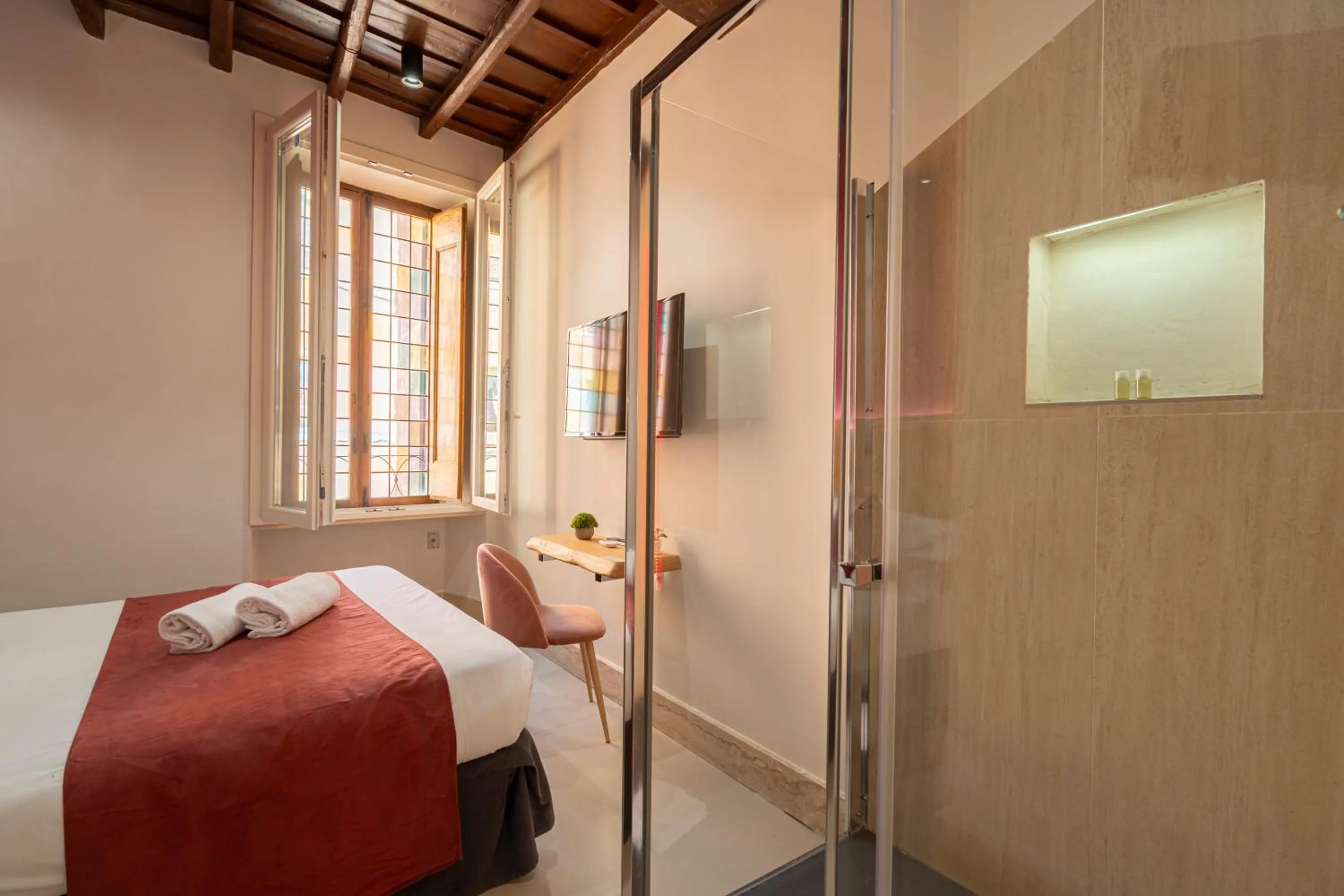 Bedroom, Bed in Campo de' Fiori 34