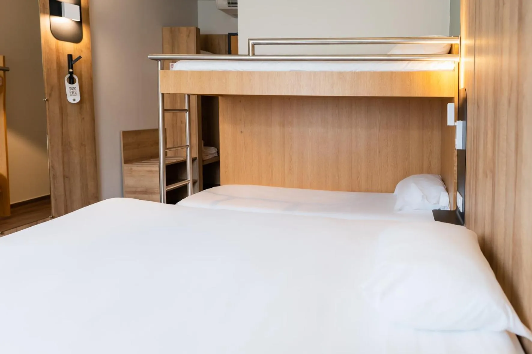 Photo of the whole room, Bed in B&B HOTEL Pau Lescar