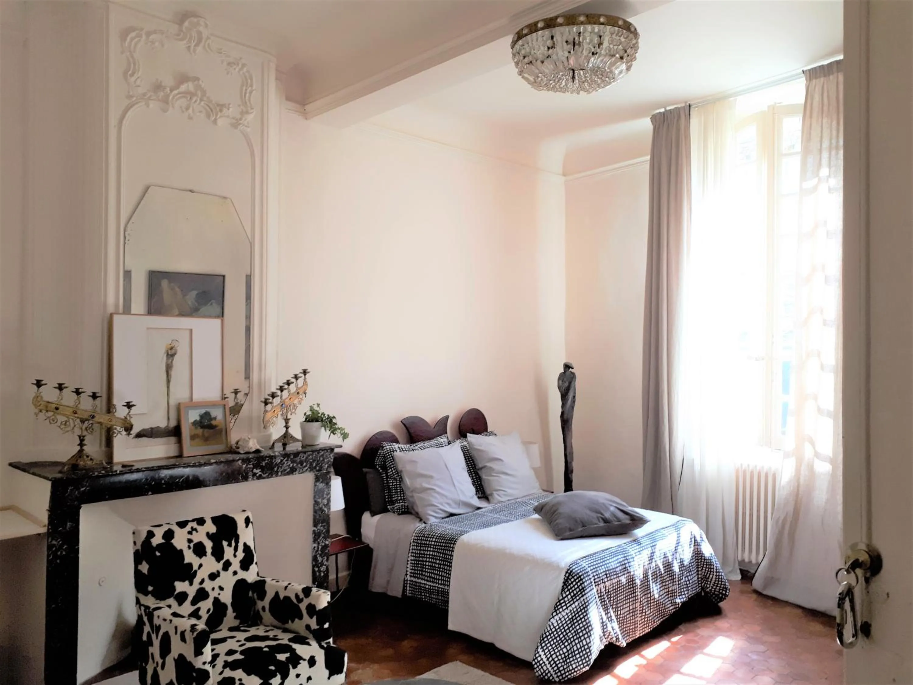 Photo of the whole room, Bed in Ô Anges