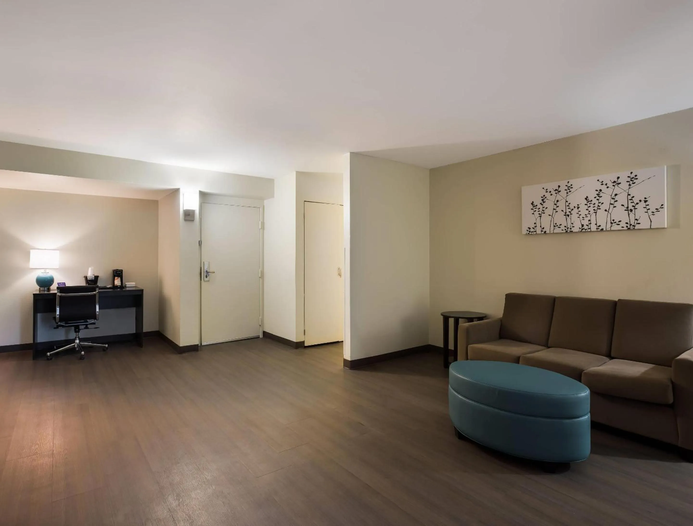 Bedroom in Sleep Inn Savannah Midtown