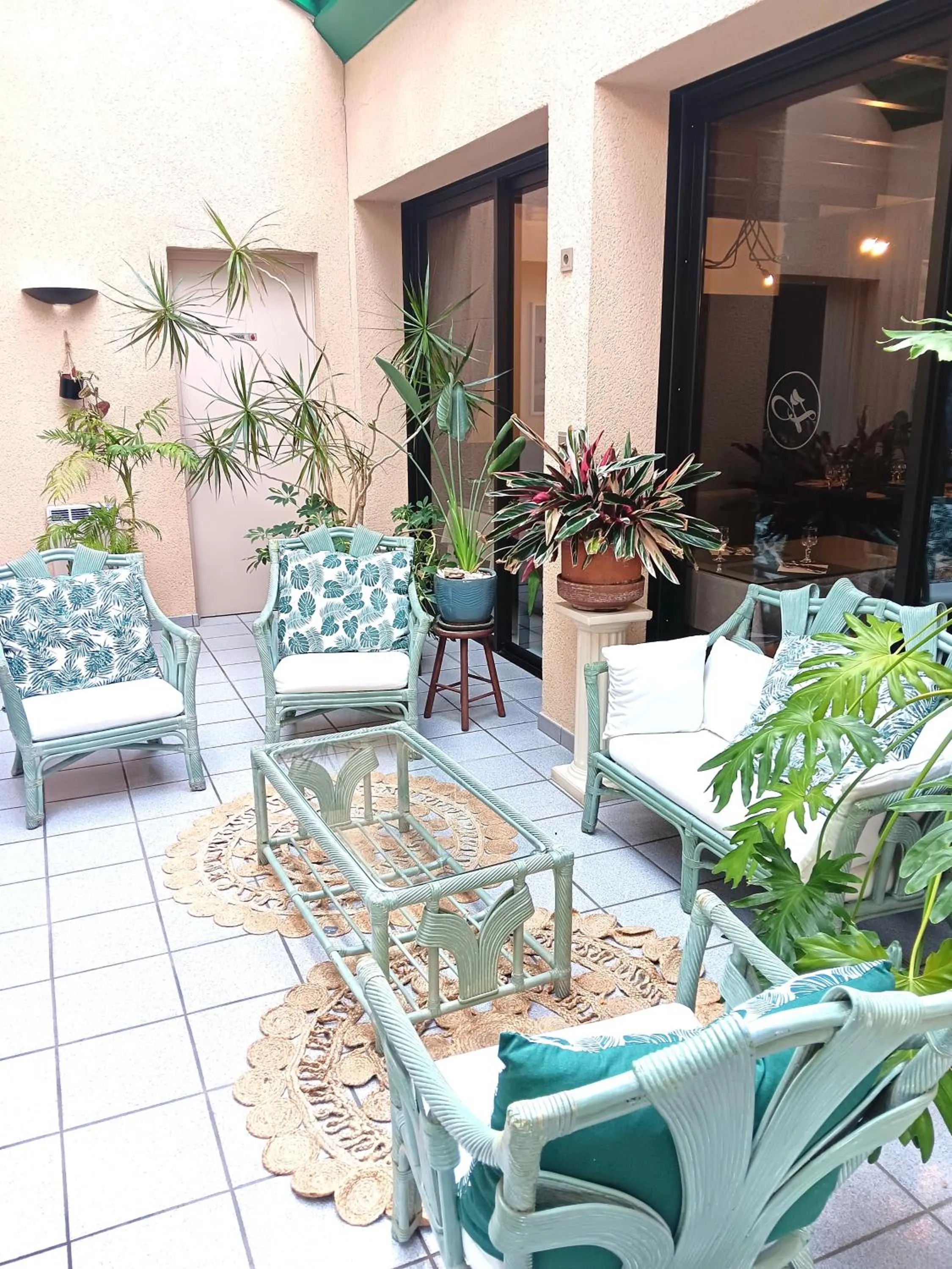 Living room in Logis Hôtel Restaurant Le Palous