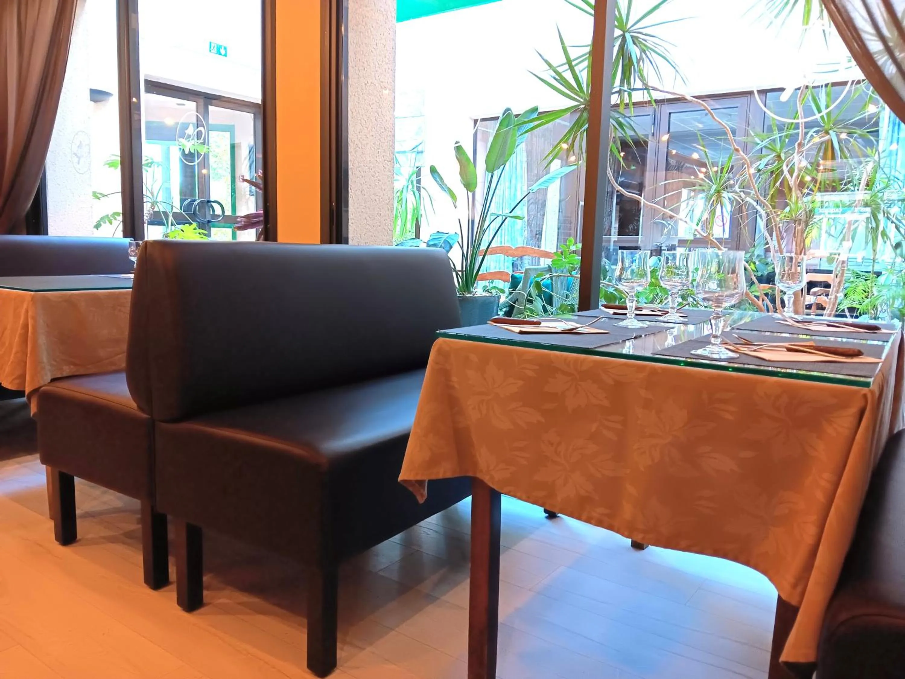 Restaurant/places to eat in Logis Hôtel Restaurant Le Palous