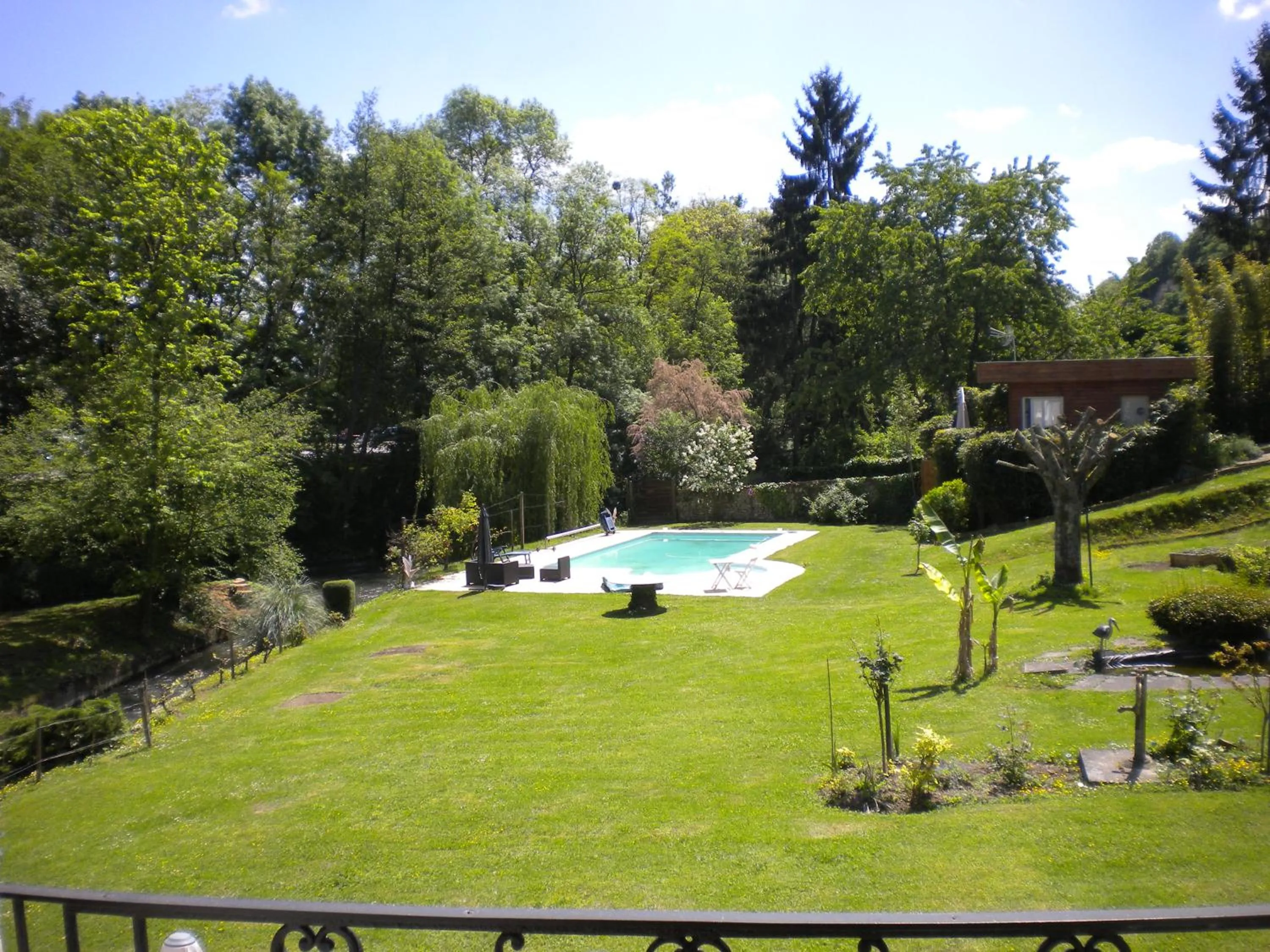 Garden view in Le Moulin Garnier